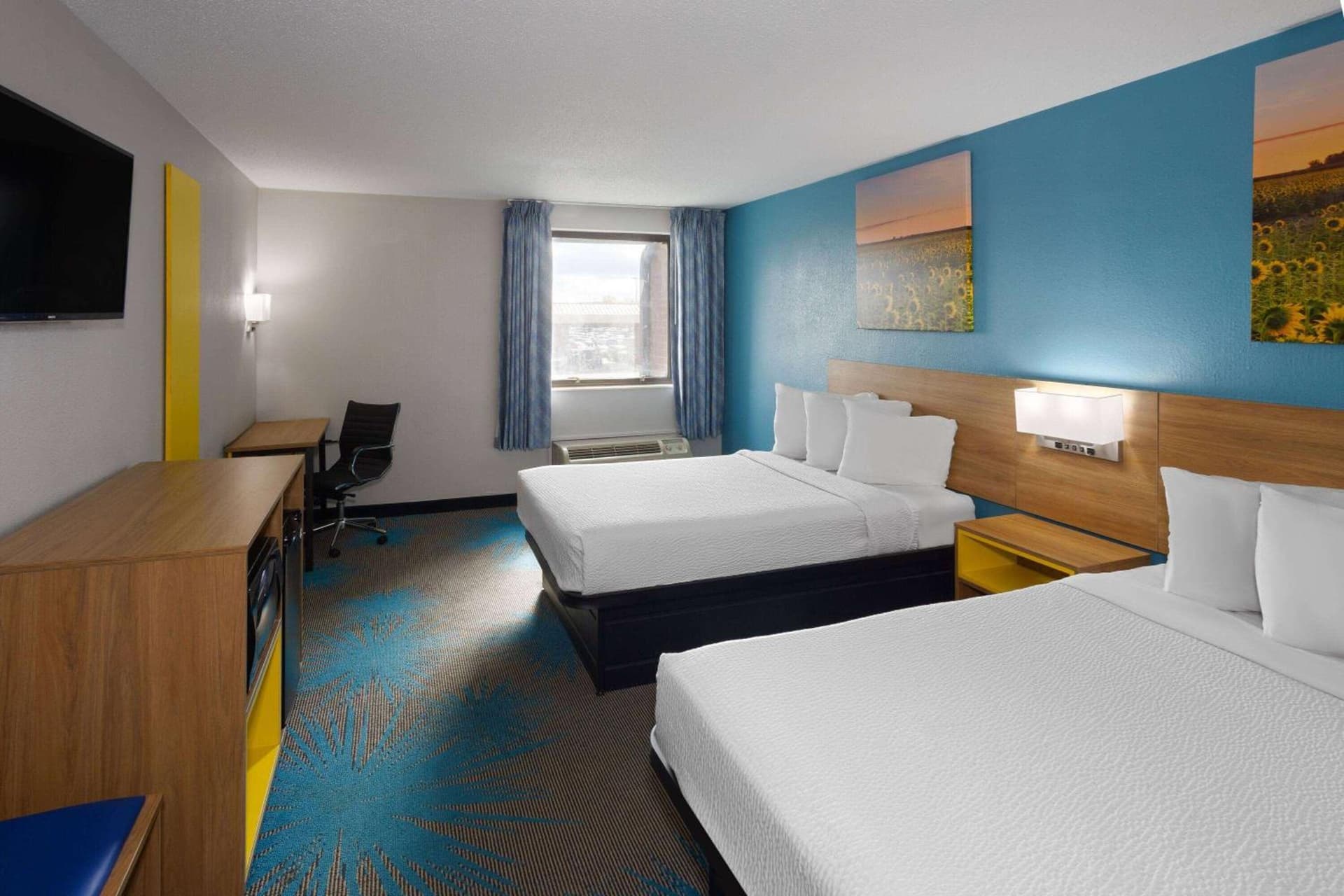 Days Inn & Suites by Wyndham Northwest Indianapolis gallery photo in Indianapolis, IN — image 23