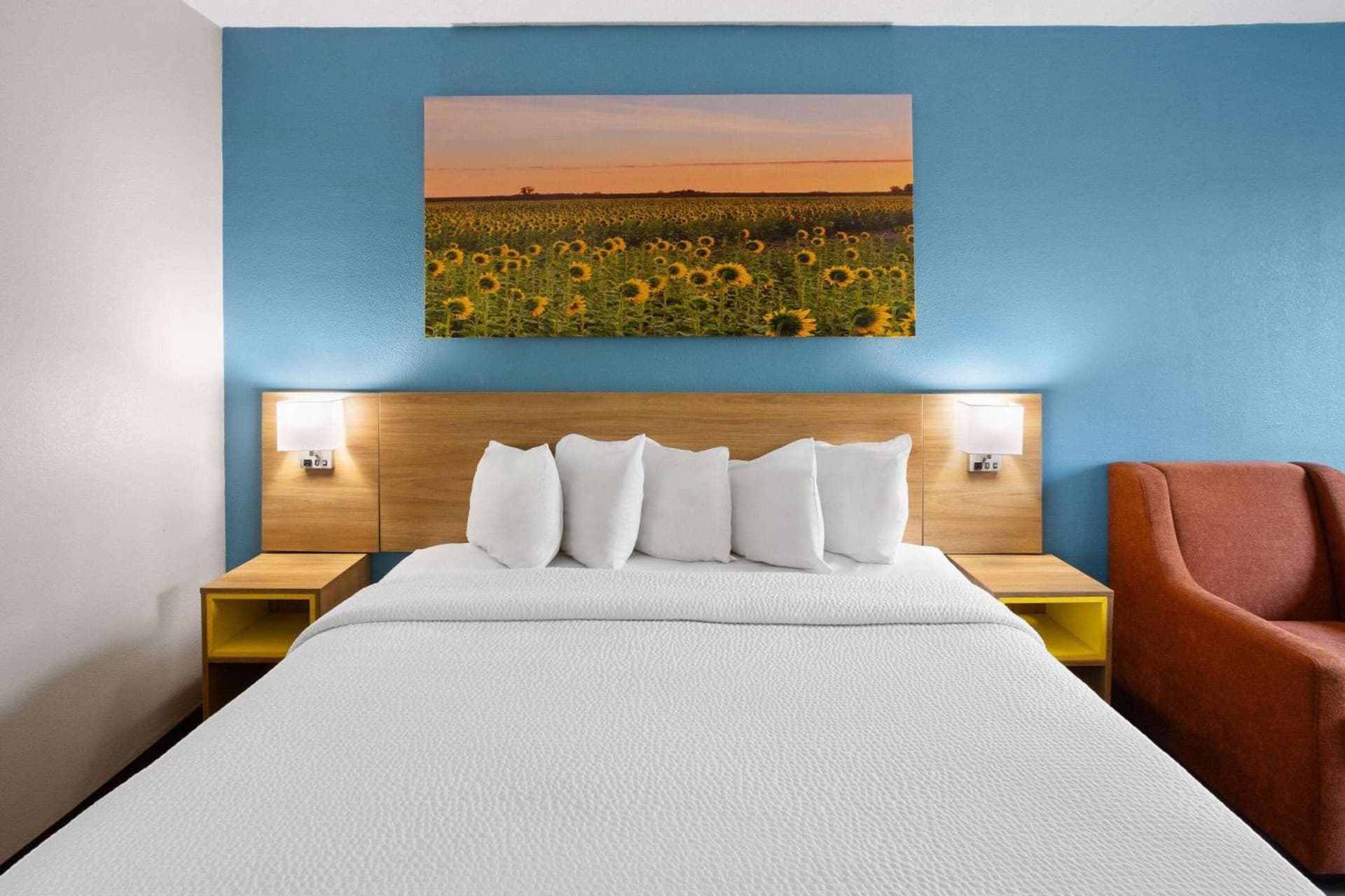 Days Inn & Suites by Wyndham Northwest Indianapolis property views in Indianapolis, IN — gallery photo 3