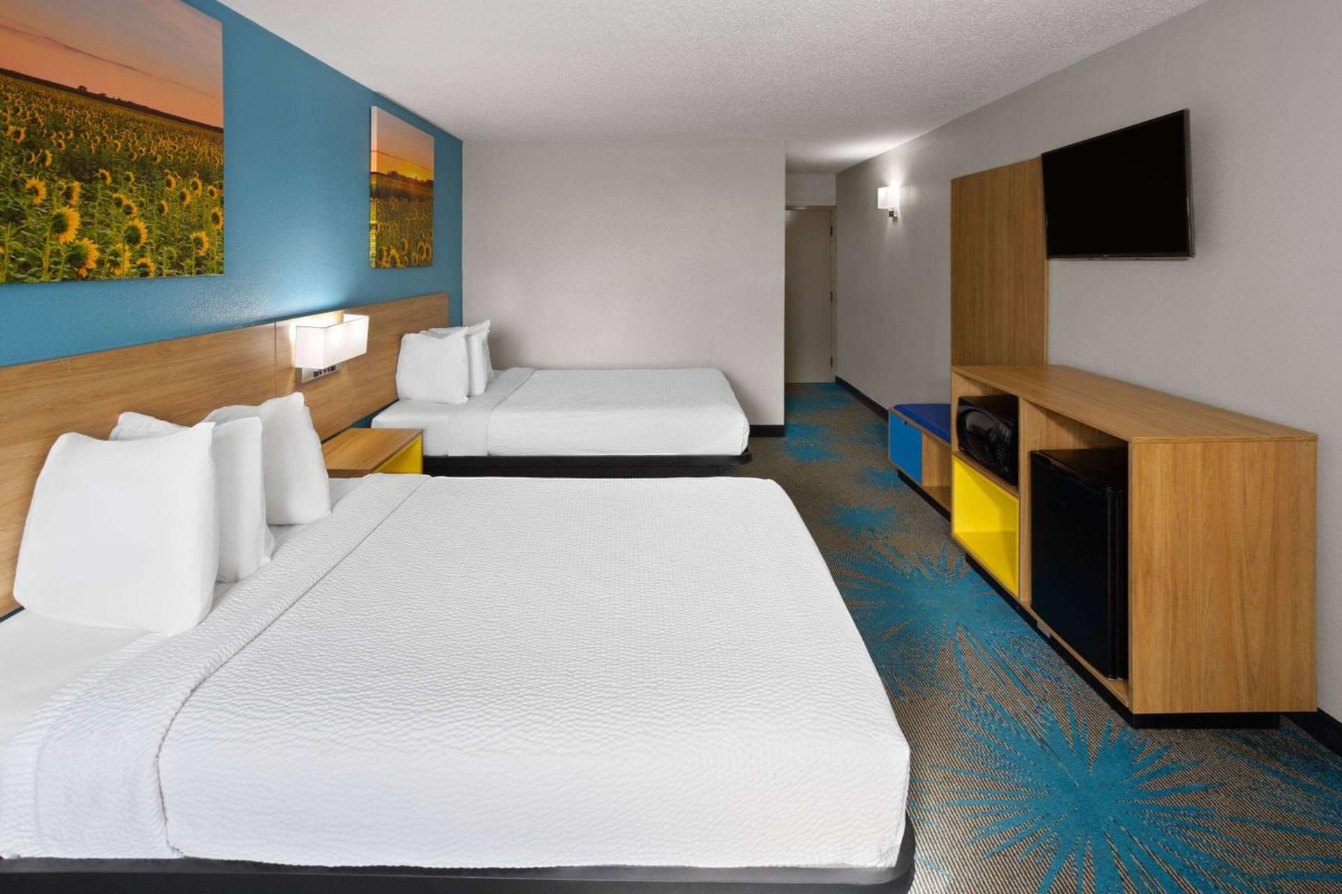 Days Inn & Suites by Wyndham Northwest Indianapolis gallery photo in Indianapolis, IN — image 19
