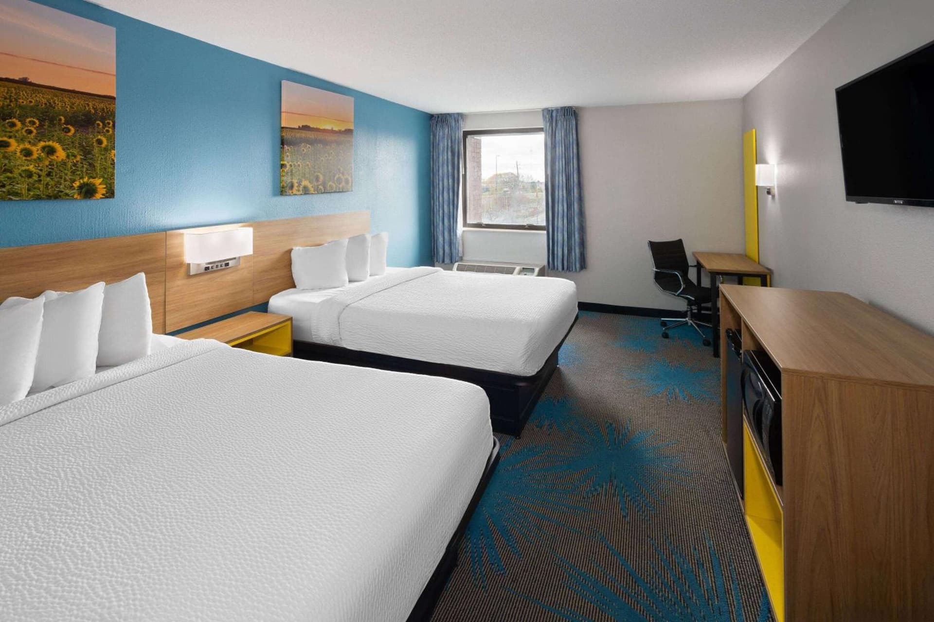 Days Inn & Suites by Wyndham Northwest Indianapolis gallery photo in Indianapolis, IN — image 29