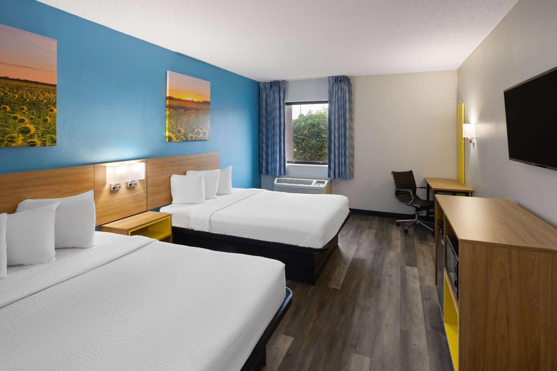 Days Inn & Suites by Wyndham Northwest Indianapolis gallery photo in Indianapolis, IN — image 25