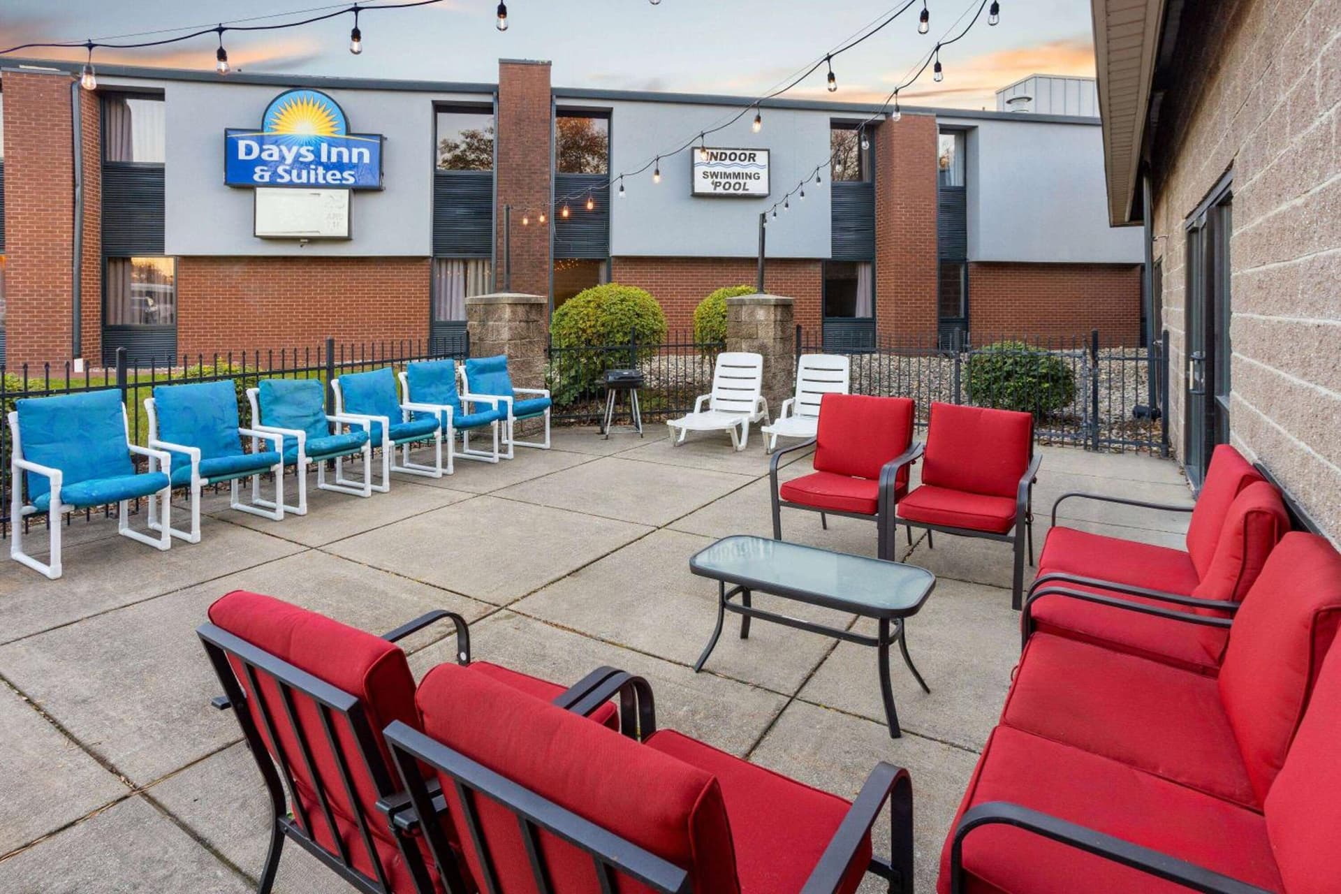 Days Inn & Suites by Wyndham Northwest Indianapolis gallery photo in Indianapolis, IN — image 9