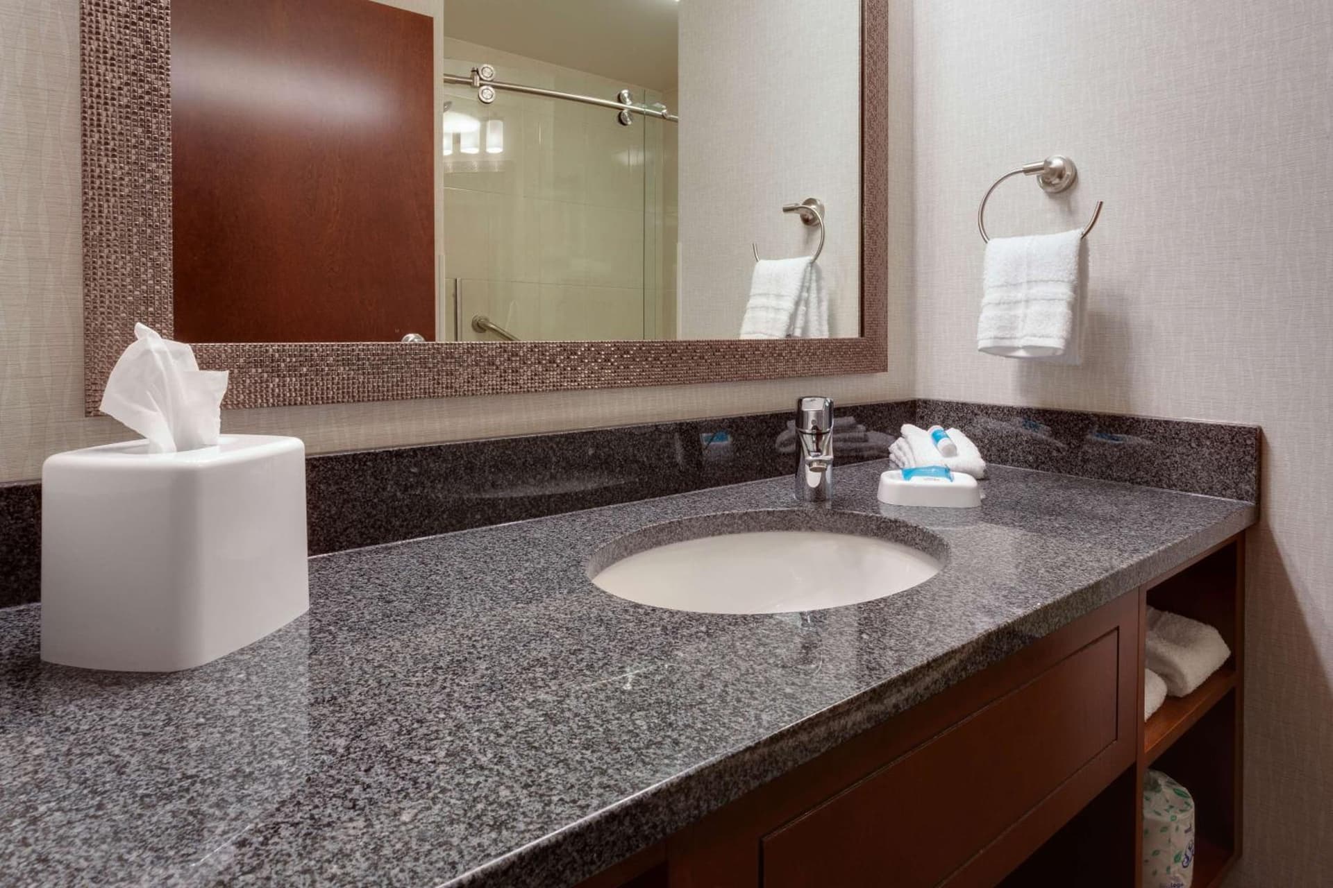 Drury Plaza Hotel Columbia East gallery photo in Columbia, MO — image 38