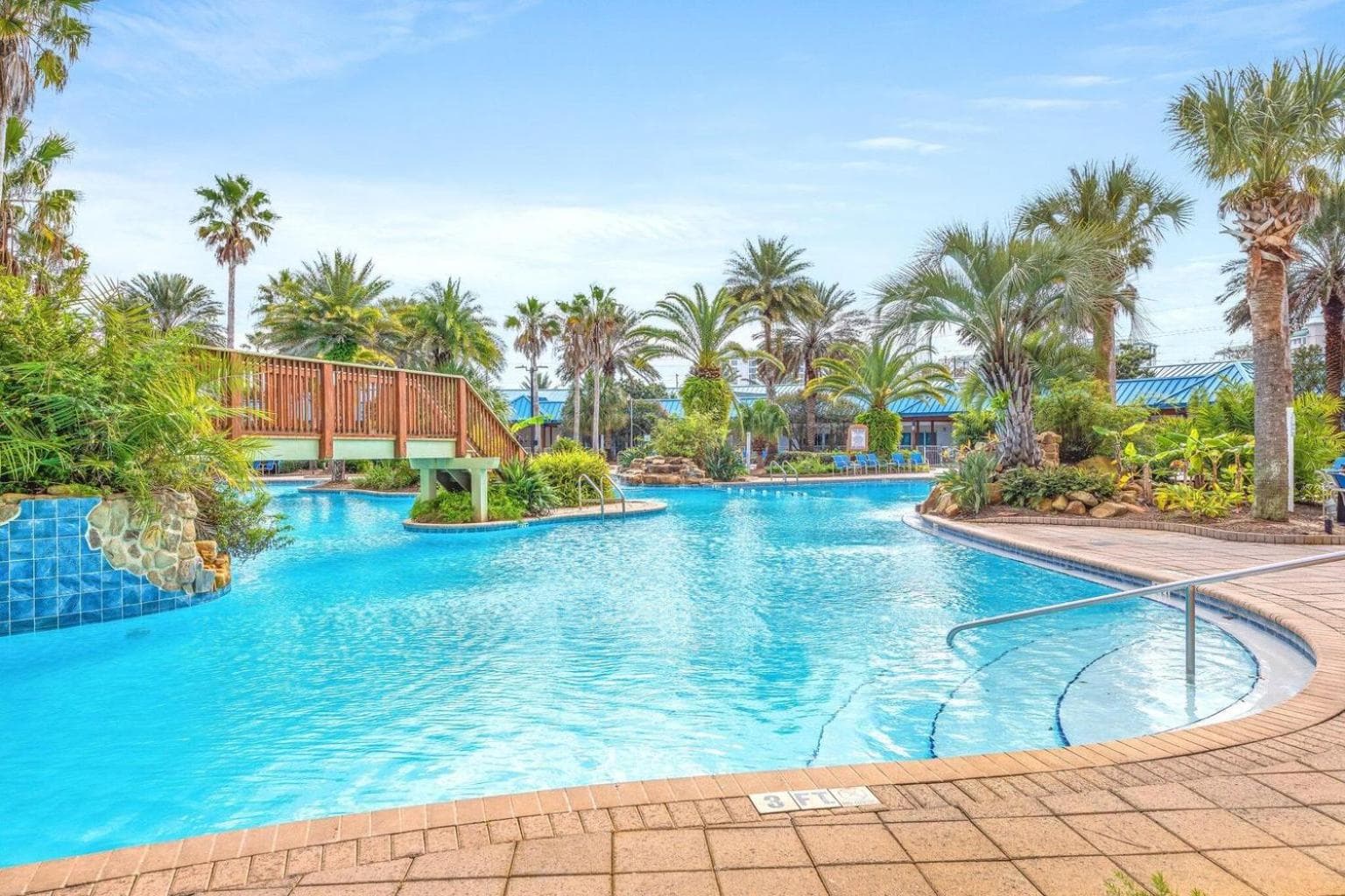 Marvelous 9th Floor Condo Gulf, Pool & Sunset View interior in Destin, FL — gallery photo 2