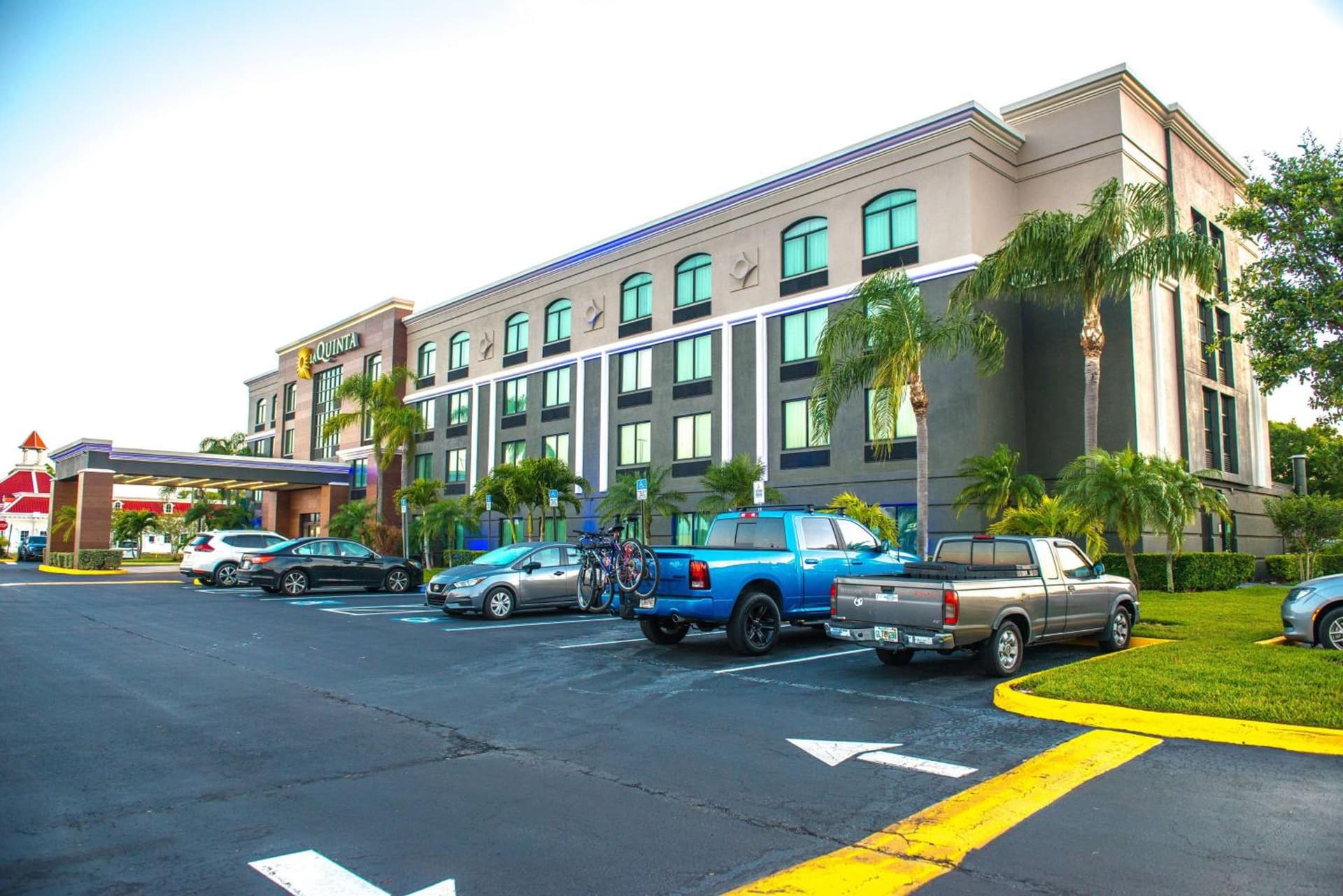 La Quinta by Wyndham Clearwater South featured exterior or lobby in Clearwater, FL — similar hotel