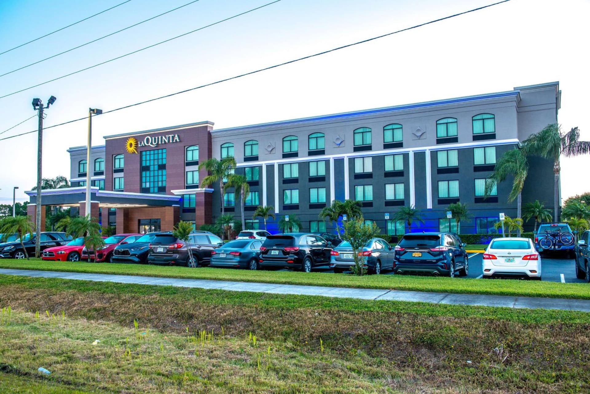 La Quinta by Wyndham Clearwater South interior in Clearwater, FL — gallery photo 2