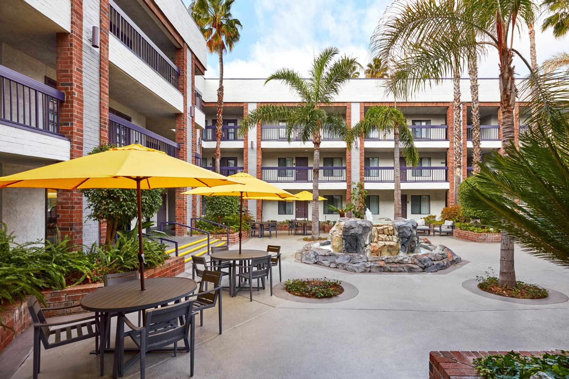 Best Western Plus Meridian Inn & Suites, Anaheim-Orange gallery photo in Orange, CA — image 25