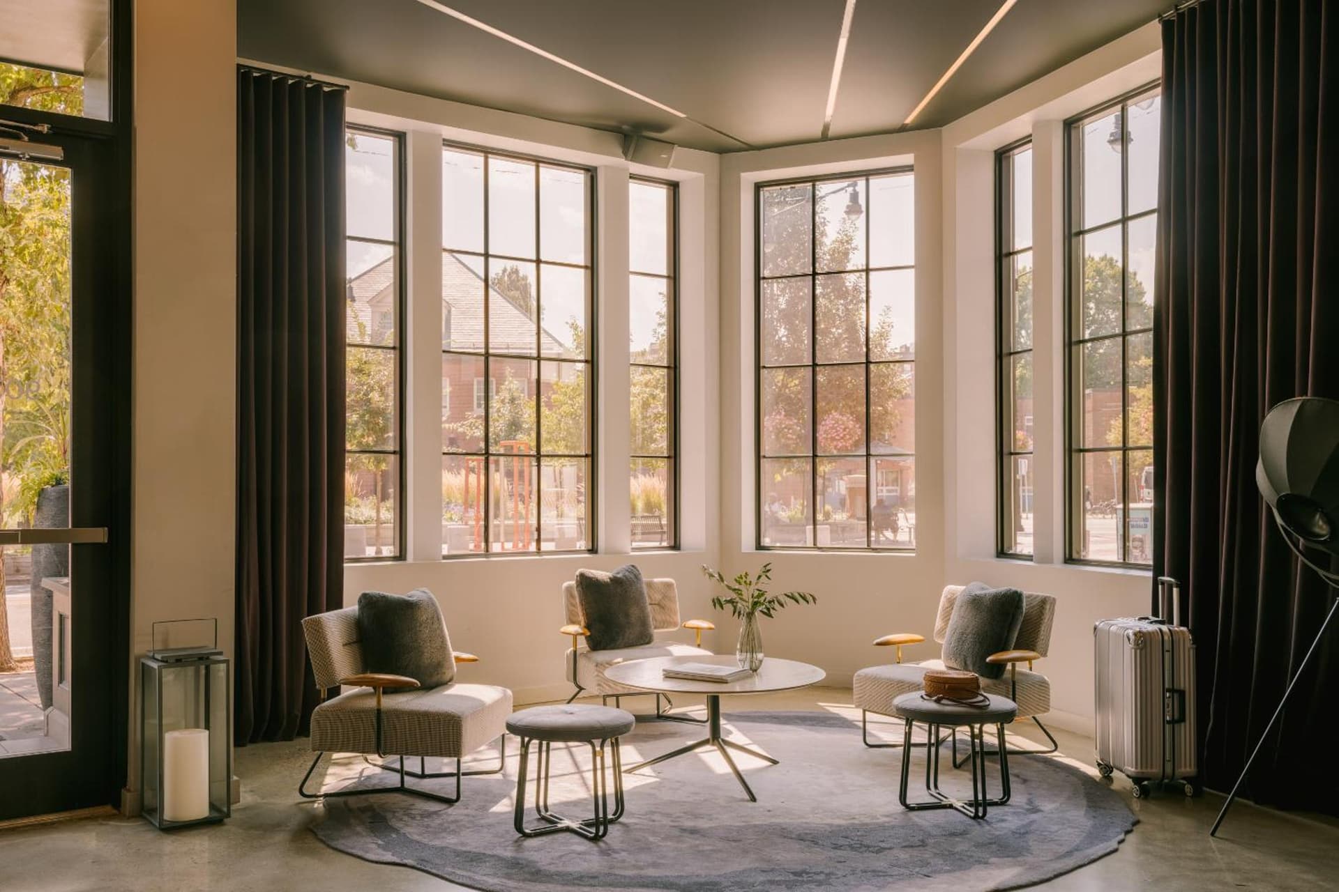 Lark Hotels 907 Main interior in Cambridge, MA — gallery photo 2