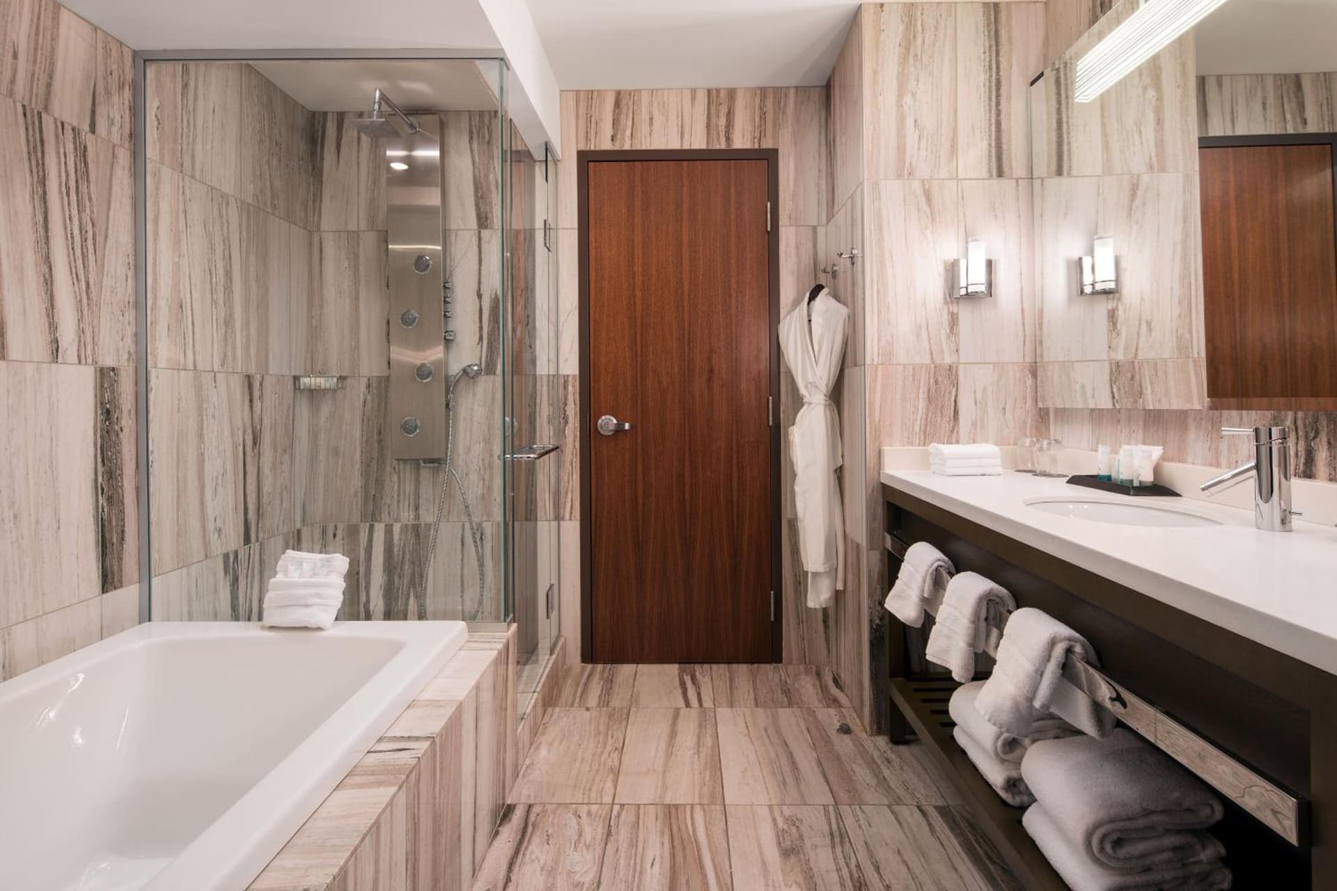The Westin Cleveland Downtown - NEWLY RENOVATED gallery photo in Cleveland, OH — image 12