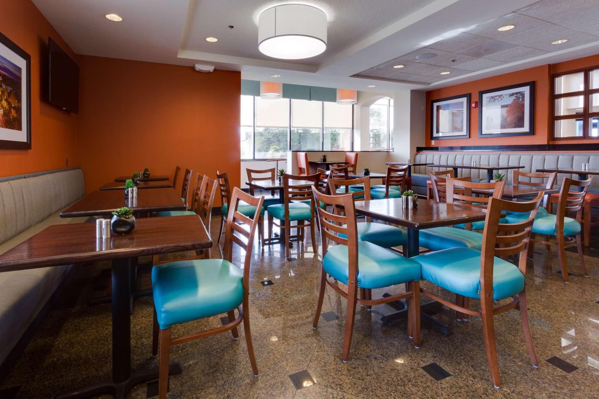 Drury Inn & Suites Columbia Stadium Boulevard gallery photo in Columbia, MO — image 11