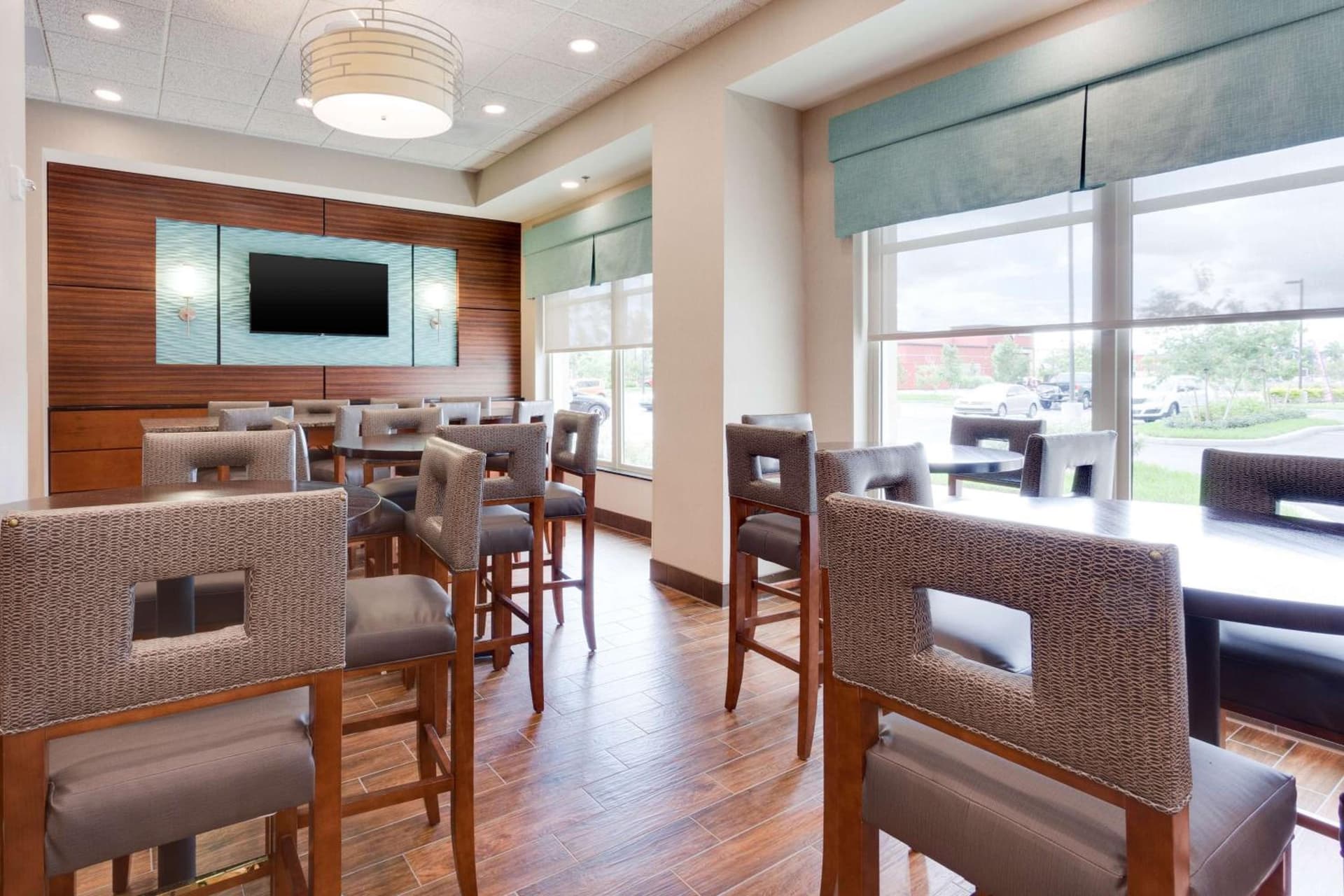 Drury Inn & Suites Fort Myers Airport FGCU gallery photo in Fort Myers, FL — image 33