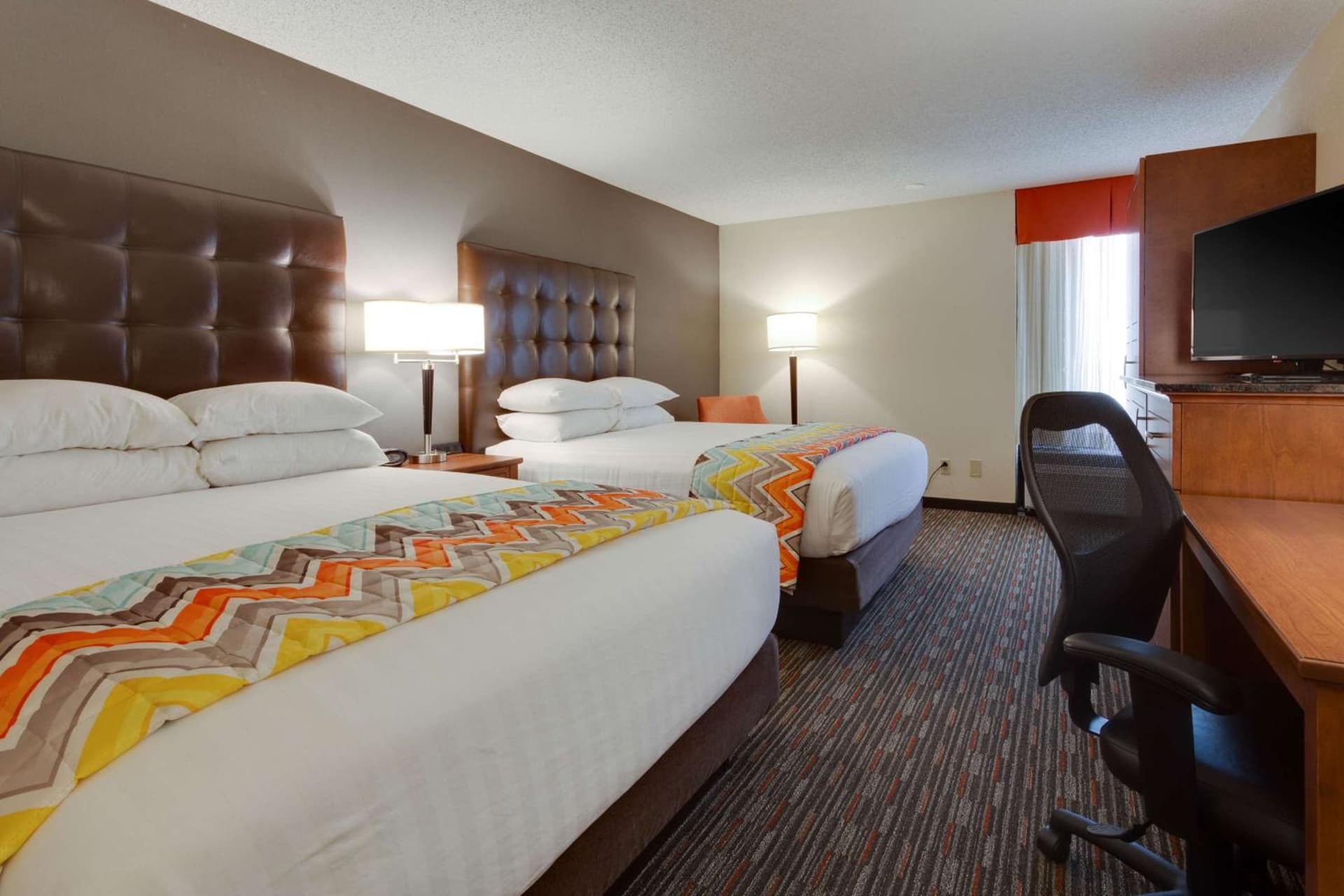 Drury Inn & Suites Columbia Stadium Boulevard interior in Columbia, MO — gallery photo 2