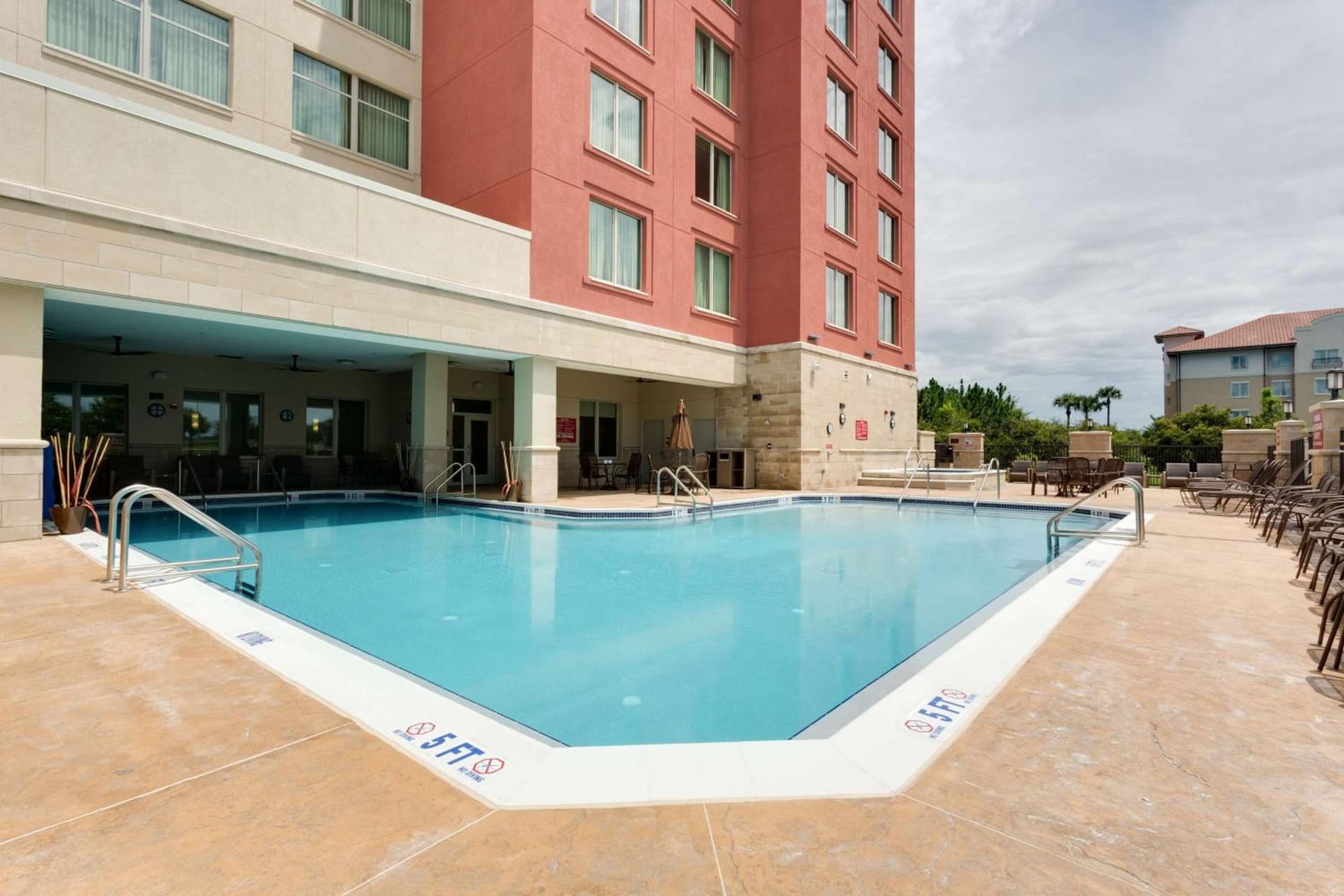 Drury Inn & Suites Fort Myers Airport FGCU gallery photo in Fort Myers, FL — image 19