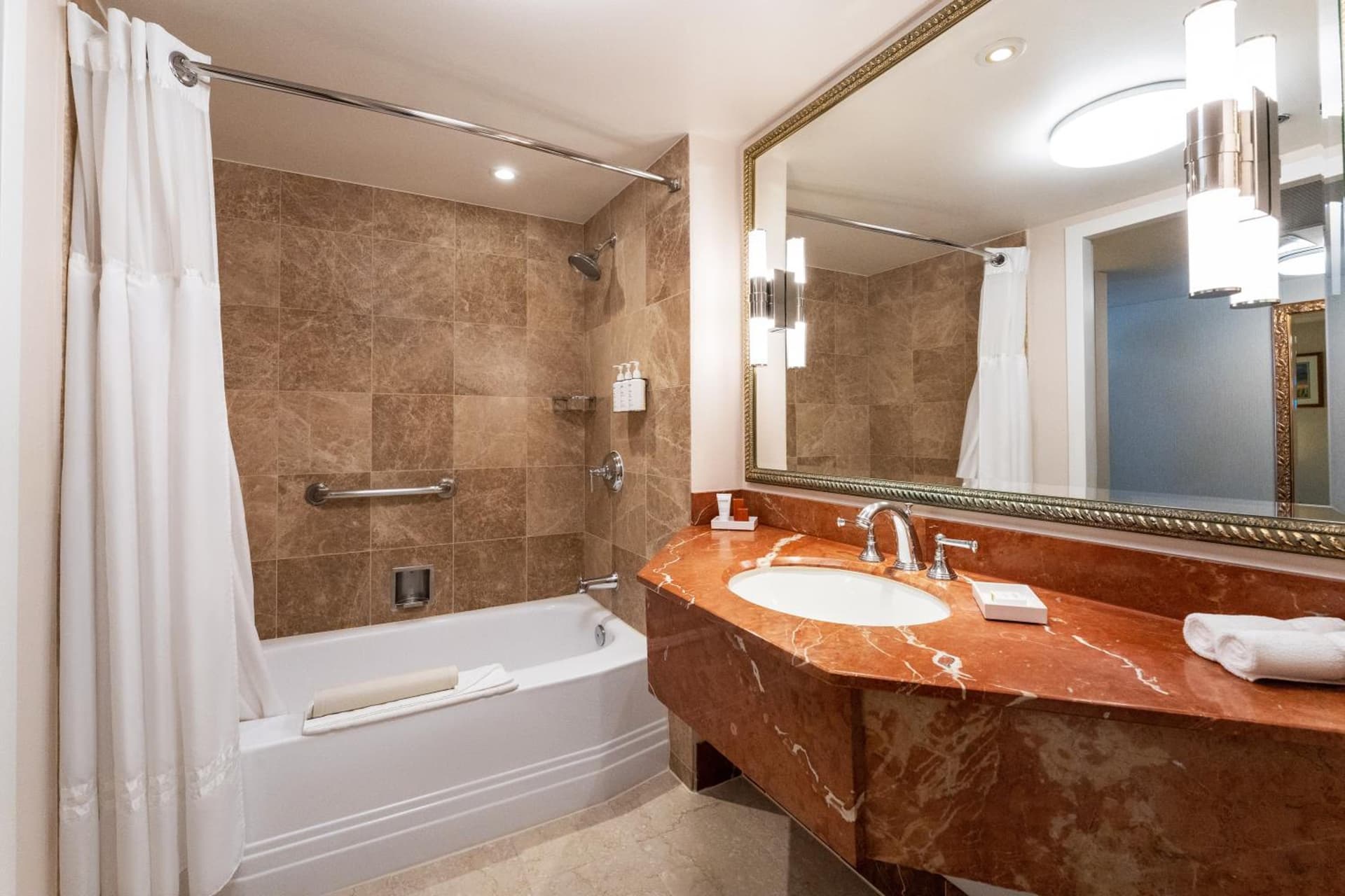Monterey Plaza Hotel & Spa gallery photo in Monterey, CA — image 6