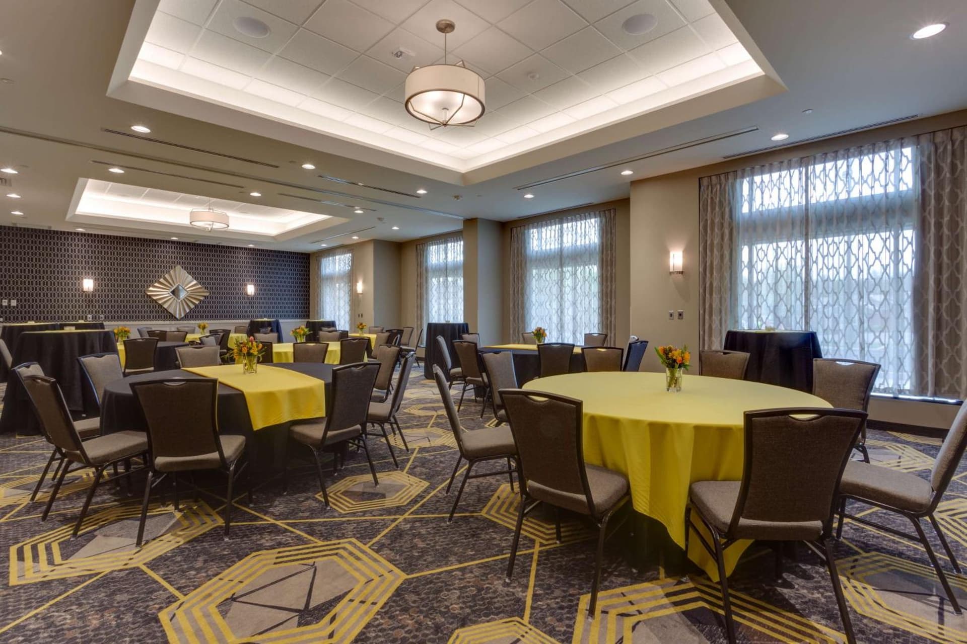 Drury Inn & Suites Pittsburgh Airport Settlers Ridge gallery photo in Pittsburgh, PA — image 5