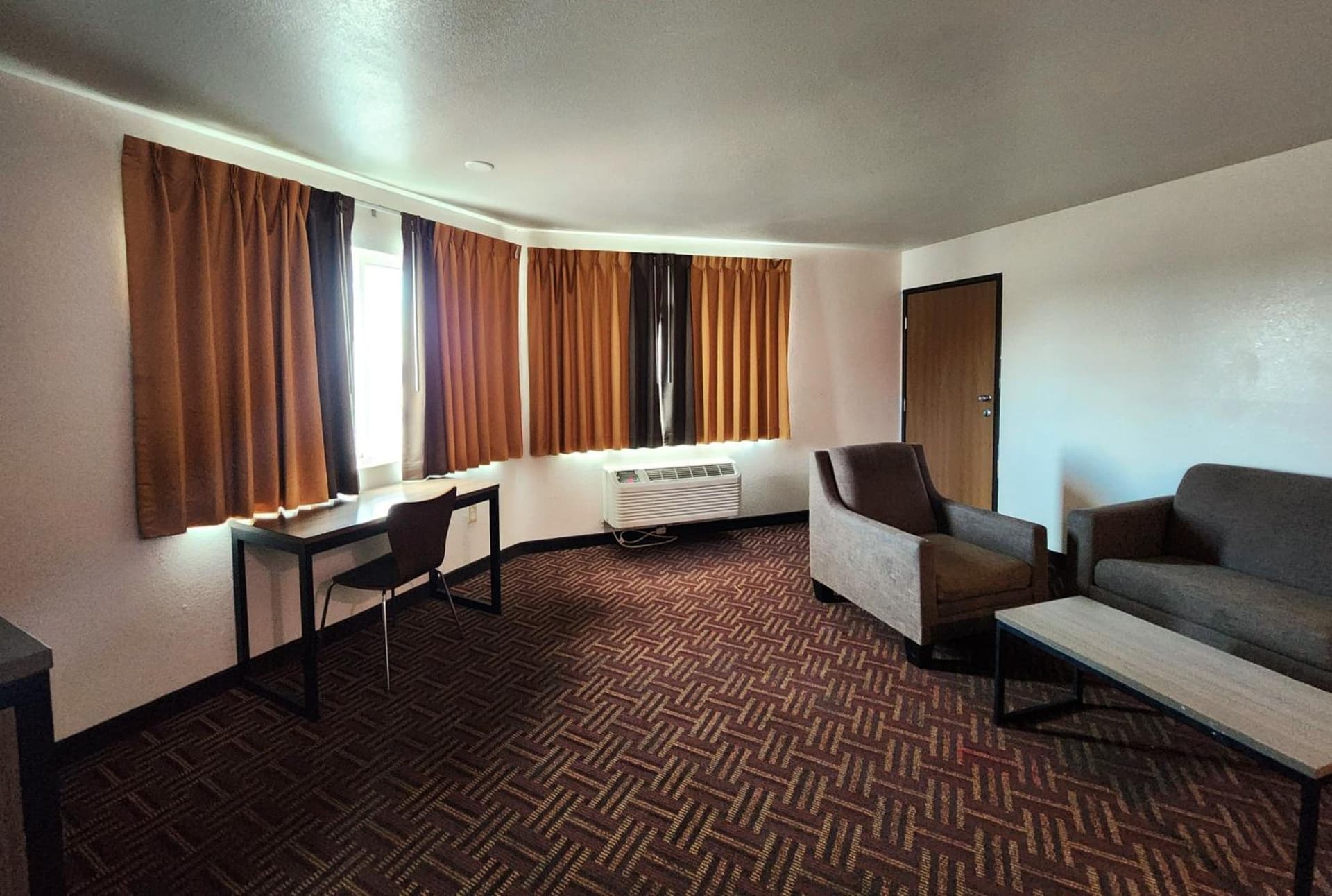 Super 8 by Wyndham Austin North/University Area gallery photo in Austin, TX — image 19