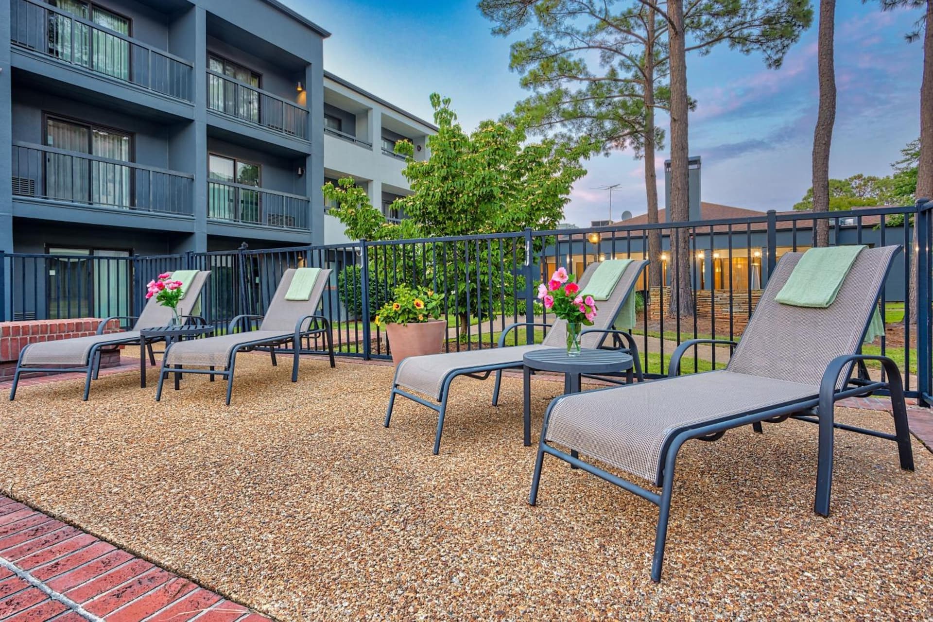 Courtyard Hampton gallery photo in Hampton, VA — image 56