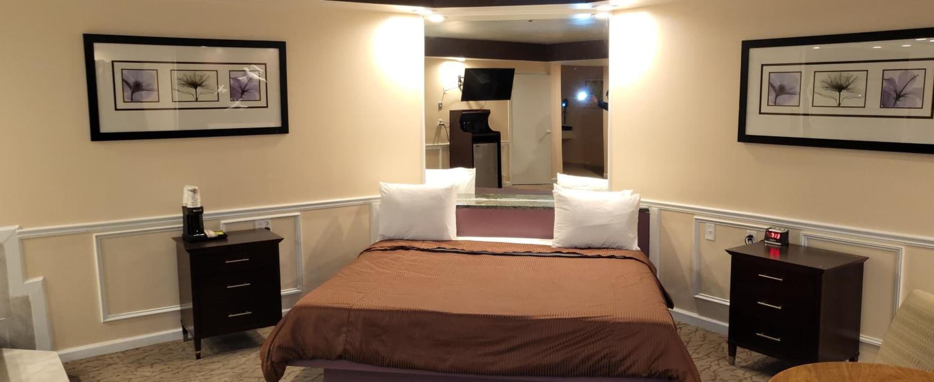 Inn of the Dove Harrisburg-Hershey Romantic Suites gallery photo in Harrisburg, PA — image 71