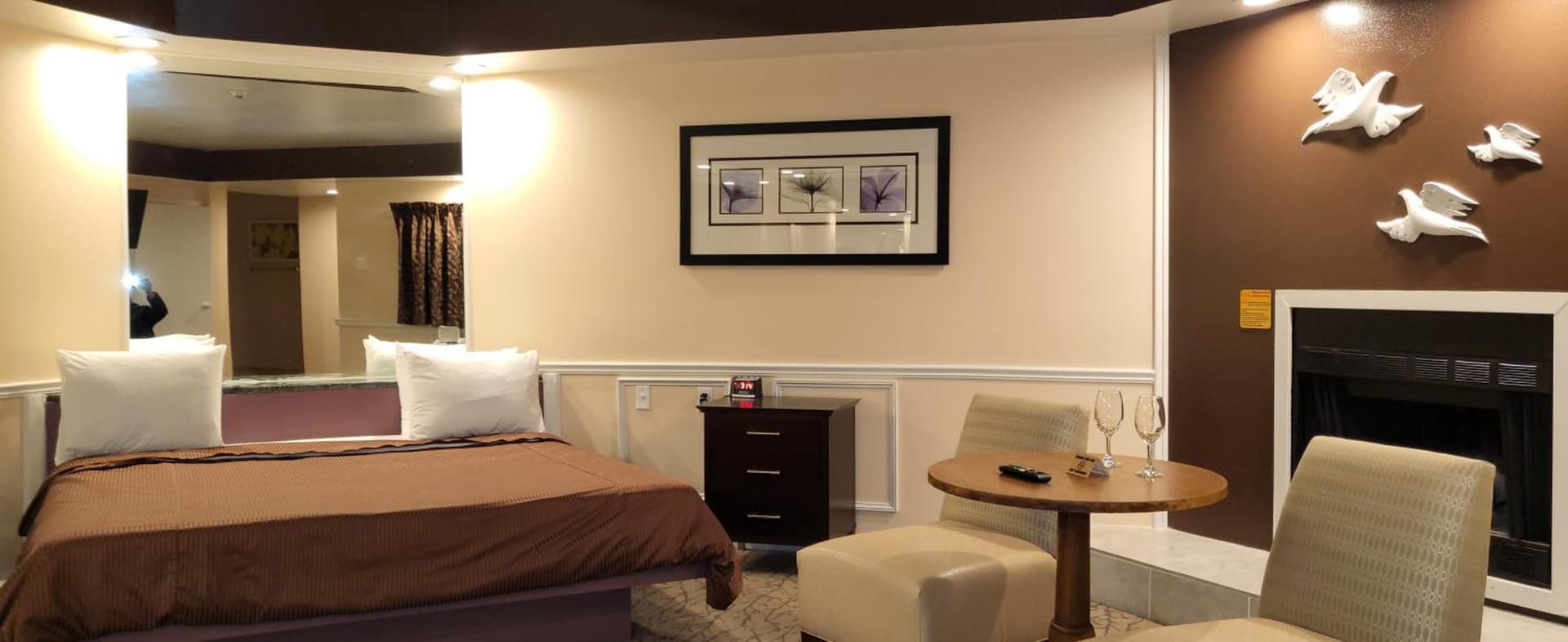 Inn of the Dove Harrisburg-Hershey Romantic Suites gallery photo in Harrisburg, PA — image 108