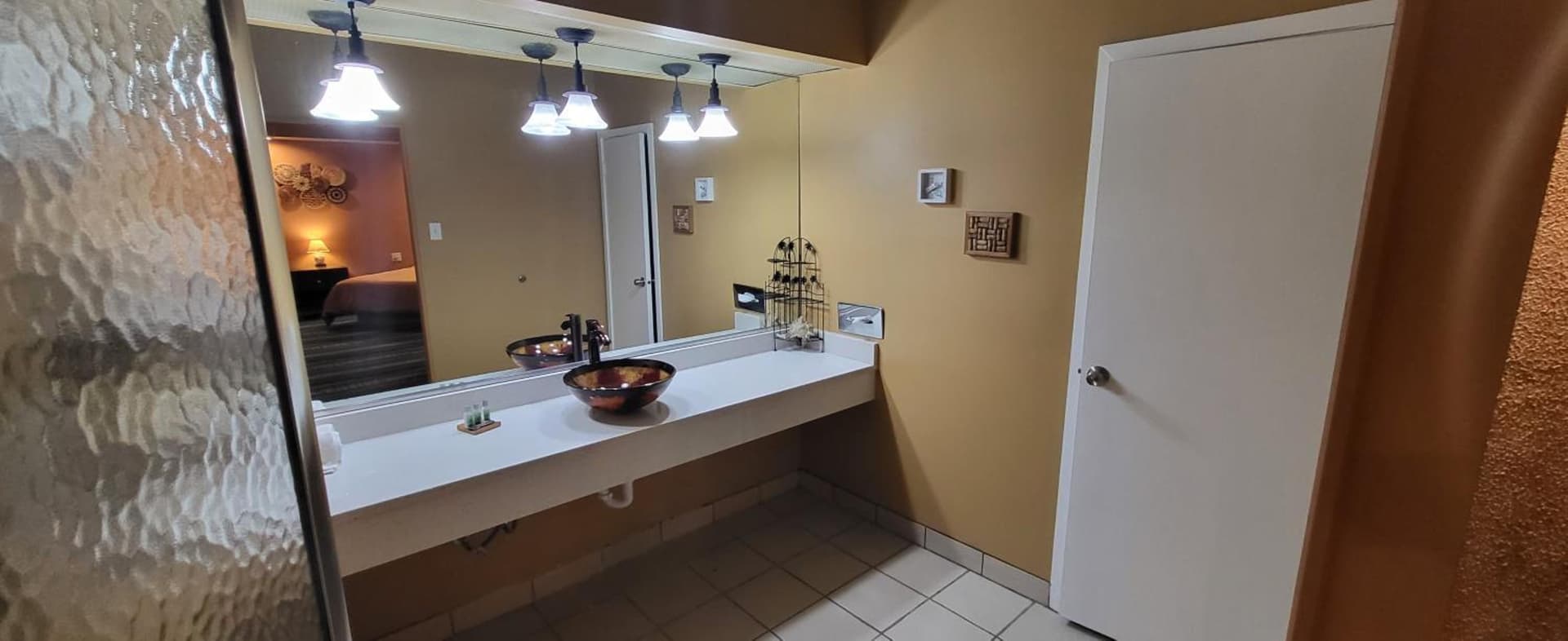 Inn of the Dove Harrisburg-Hershey Romantic Suites gallery photo in Harrisburg, PA — image 181