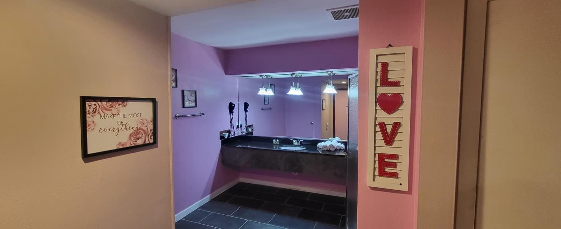 Inn of the Dove Harrisburg-Hershey Romantic Suites gallery photo in Harrisburg, PA — image 169