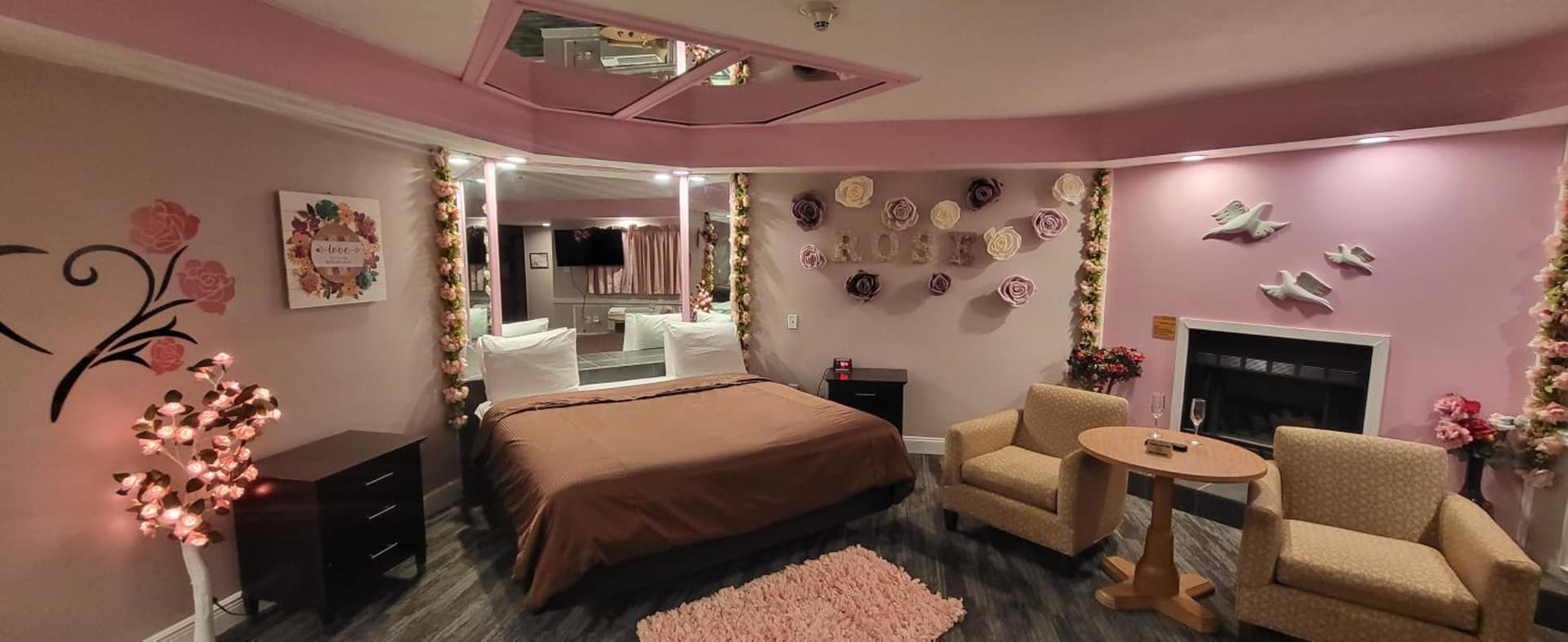 Inn of the Dove Harrisburg-Hershey Romantic Suites gallery photo in Harrisburg, PA — image 138