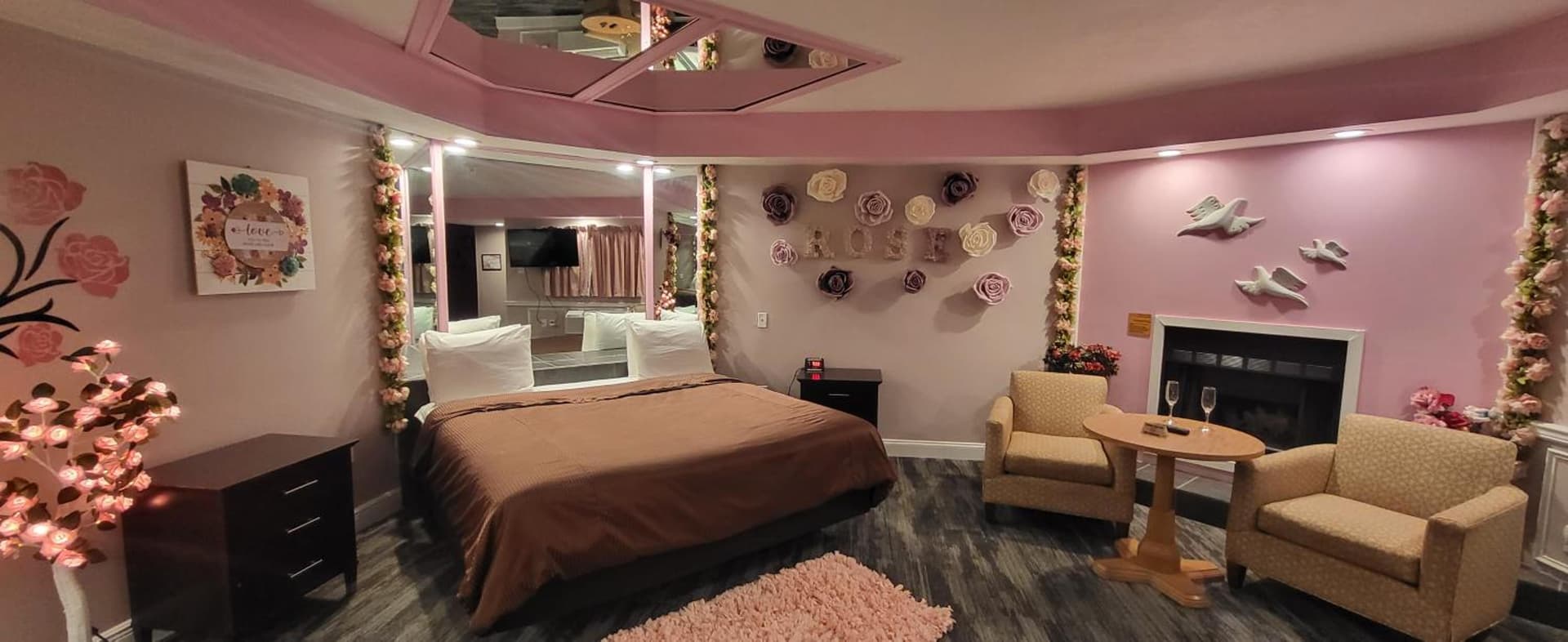 Inn of the Dove Harrisburg-Hershey Romantic Suites gallery photo in Harrisburg, PA — image 139