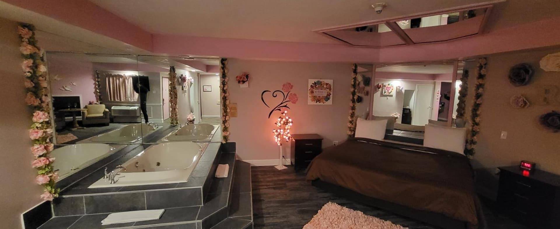 Inn of the Dove Harrisburg-Hershey Romantic Suites gallery photo in Harrisburg, PA — image 99