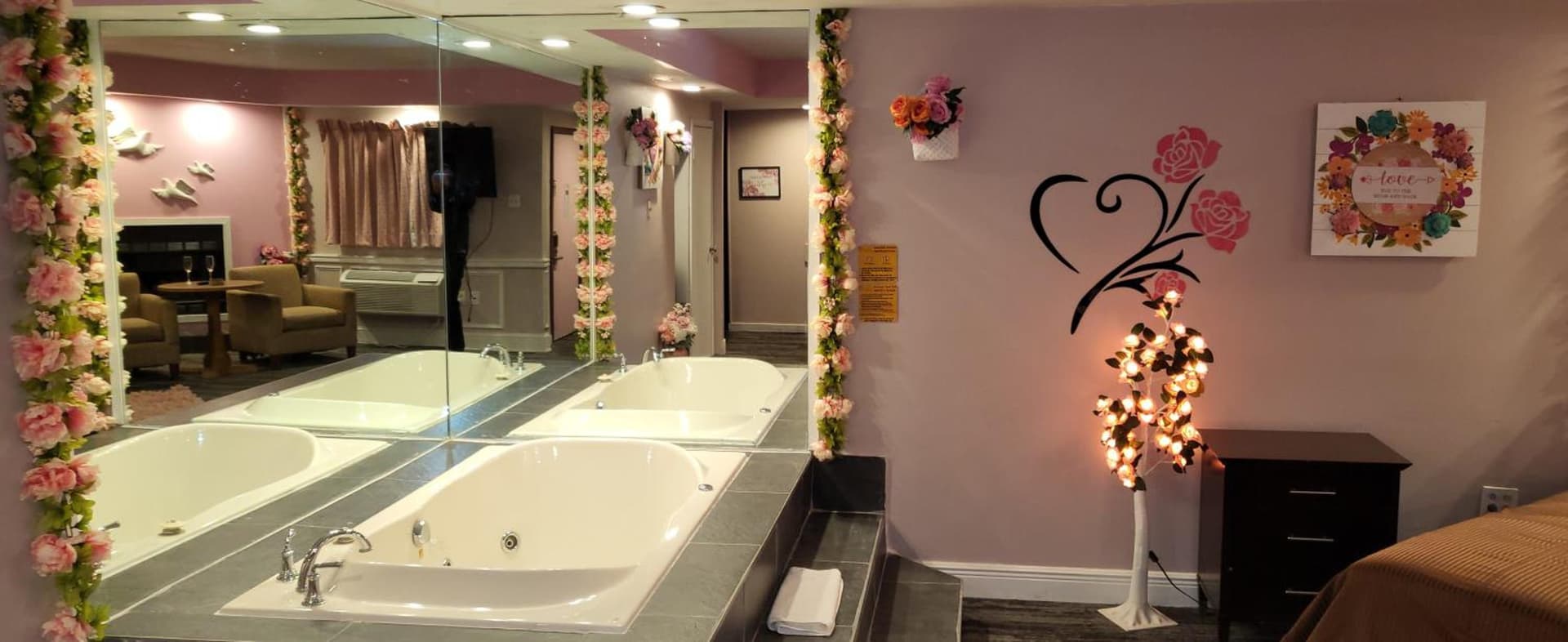 Inn of the Dove Harrisburg-Hershey Romantic Suites gallery photo in Harrisburg, PA — image 104
