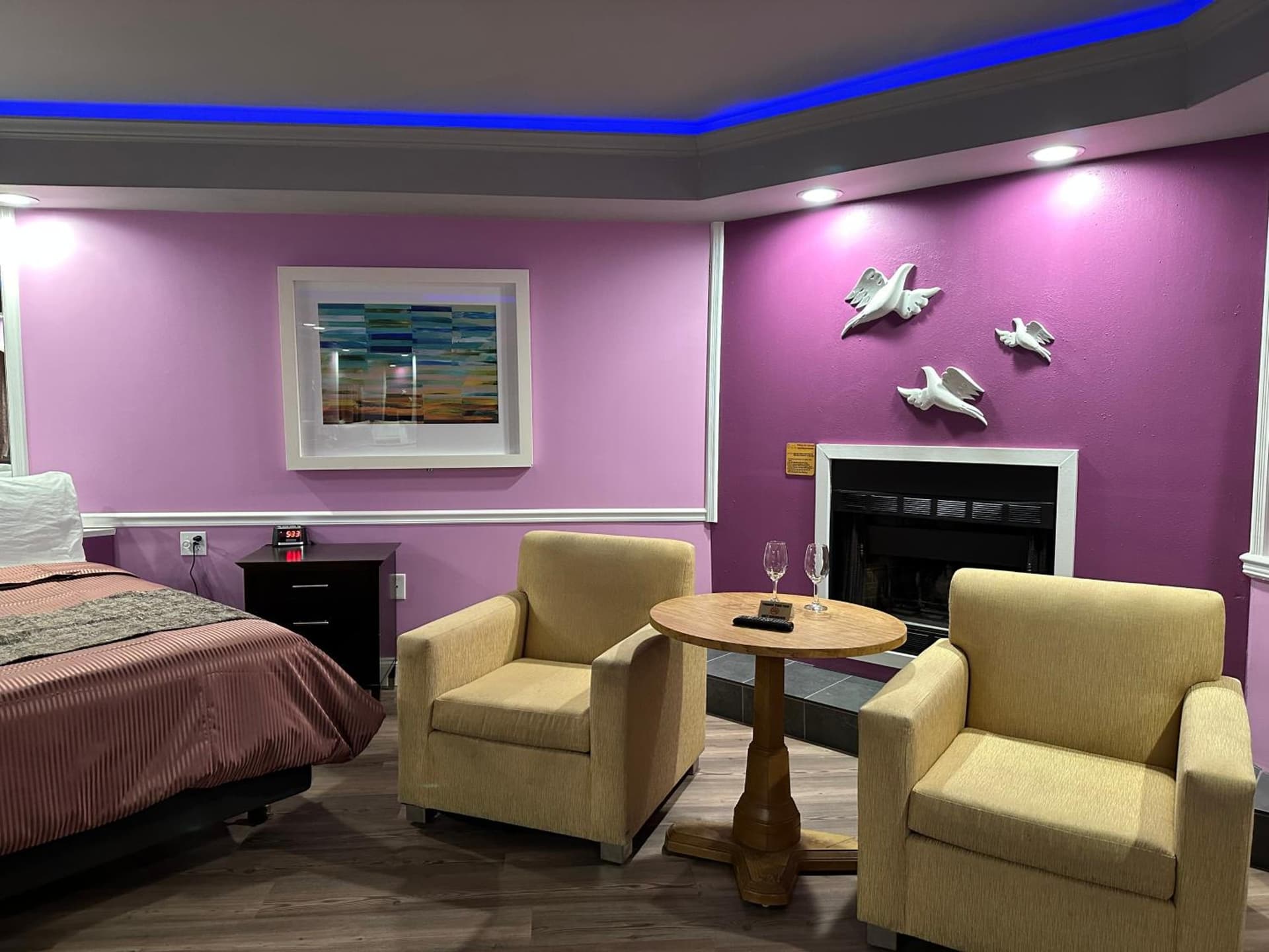 Inn of the Dove Harrisburg-Hershey Romantic Suites gallery photo in Harrisburg, PA — image 271