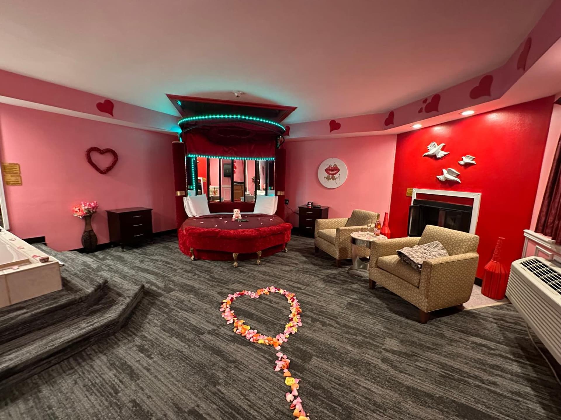 Inn of the Dove Harrisburg-Hershey Romantic Suites gallery photo in Harrisburg, PA — image 190