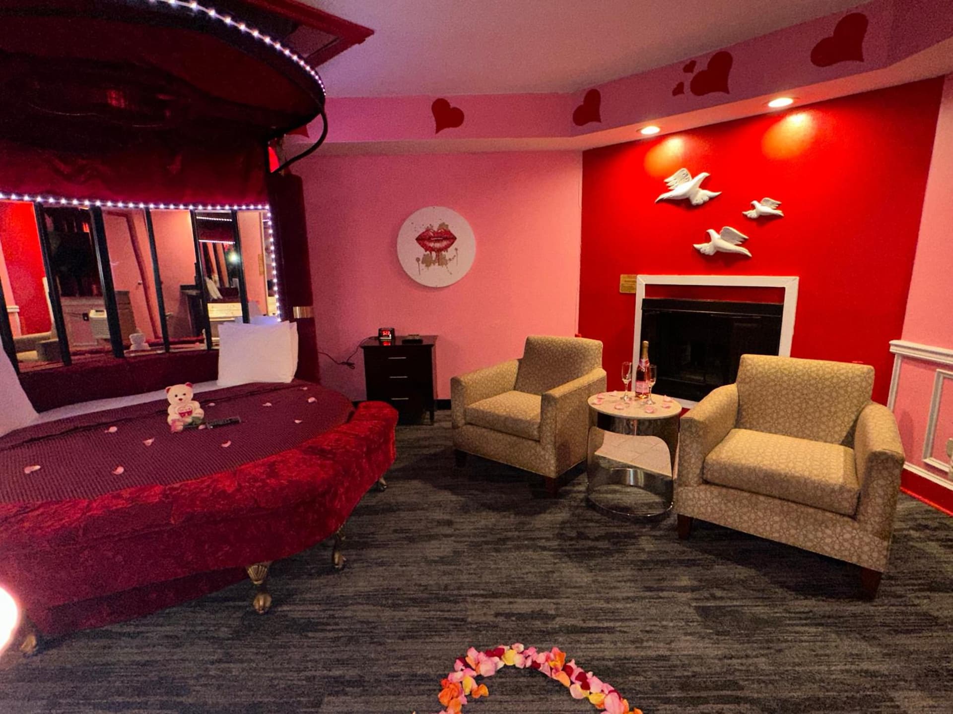 Inn of the Dove Harrisburg-Hershey Romantic Suites gallery photo in Harrisburg, PA — image 12