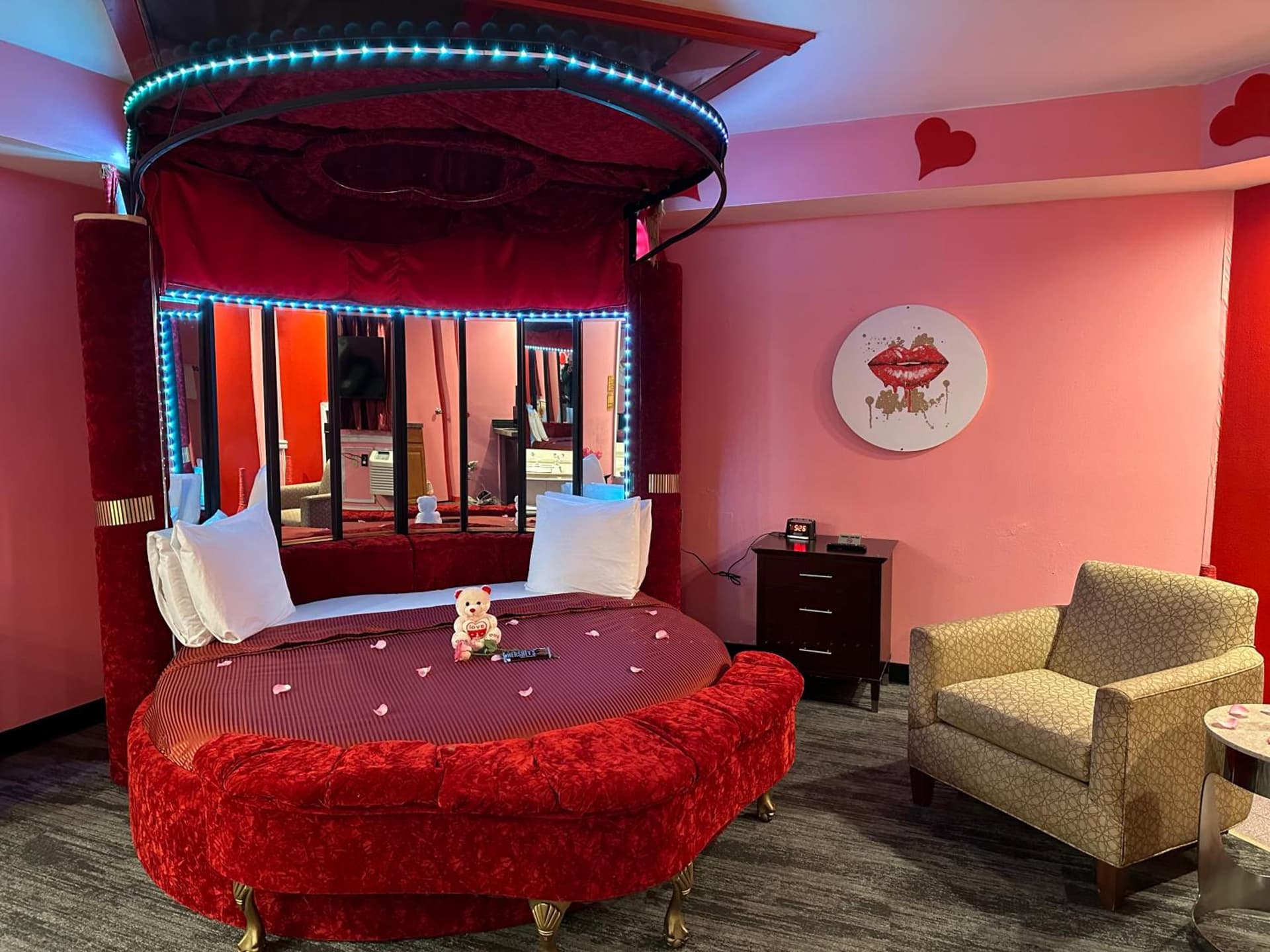 Inn of the Dove Harrisburg-Hershey Romantic Suites gallery photo in Harrisburg, PA — image 81