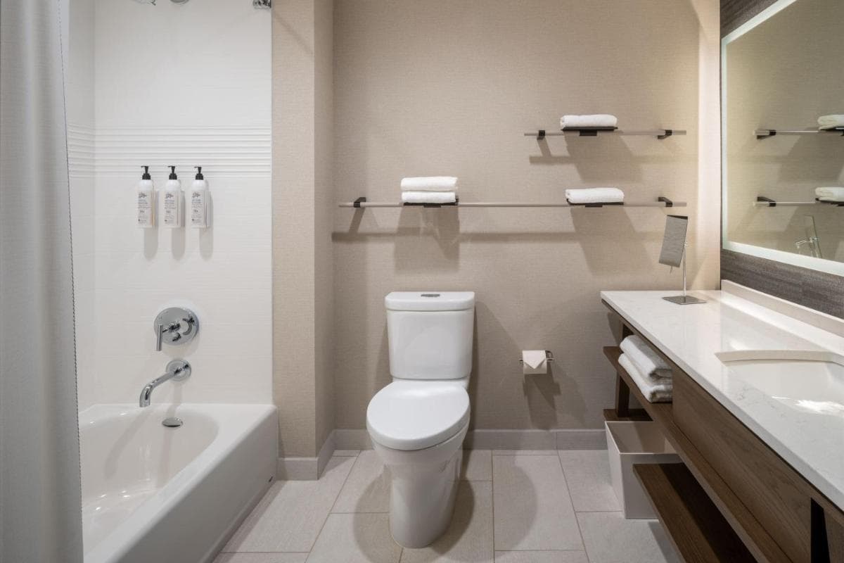 Delta Hotels by Marriott Wichita Falls Convention Center gallery photo in Wichita Falls, TX — image 73