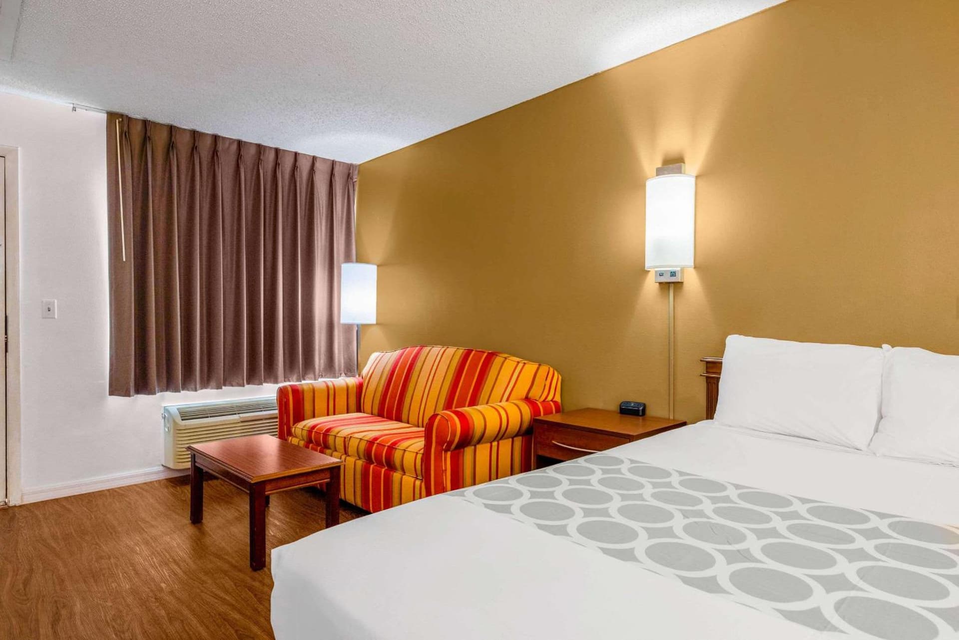 Econo Lodge Crystal River gallery photo in Crystal River, FL — image 15