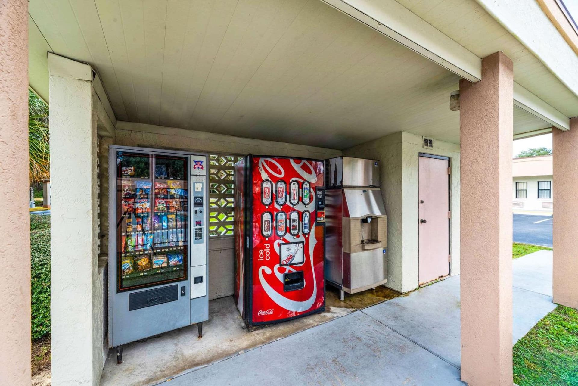 Econo Lodge Crystal River gallery photo in Crystal River, FL — image 23