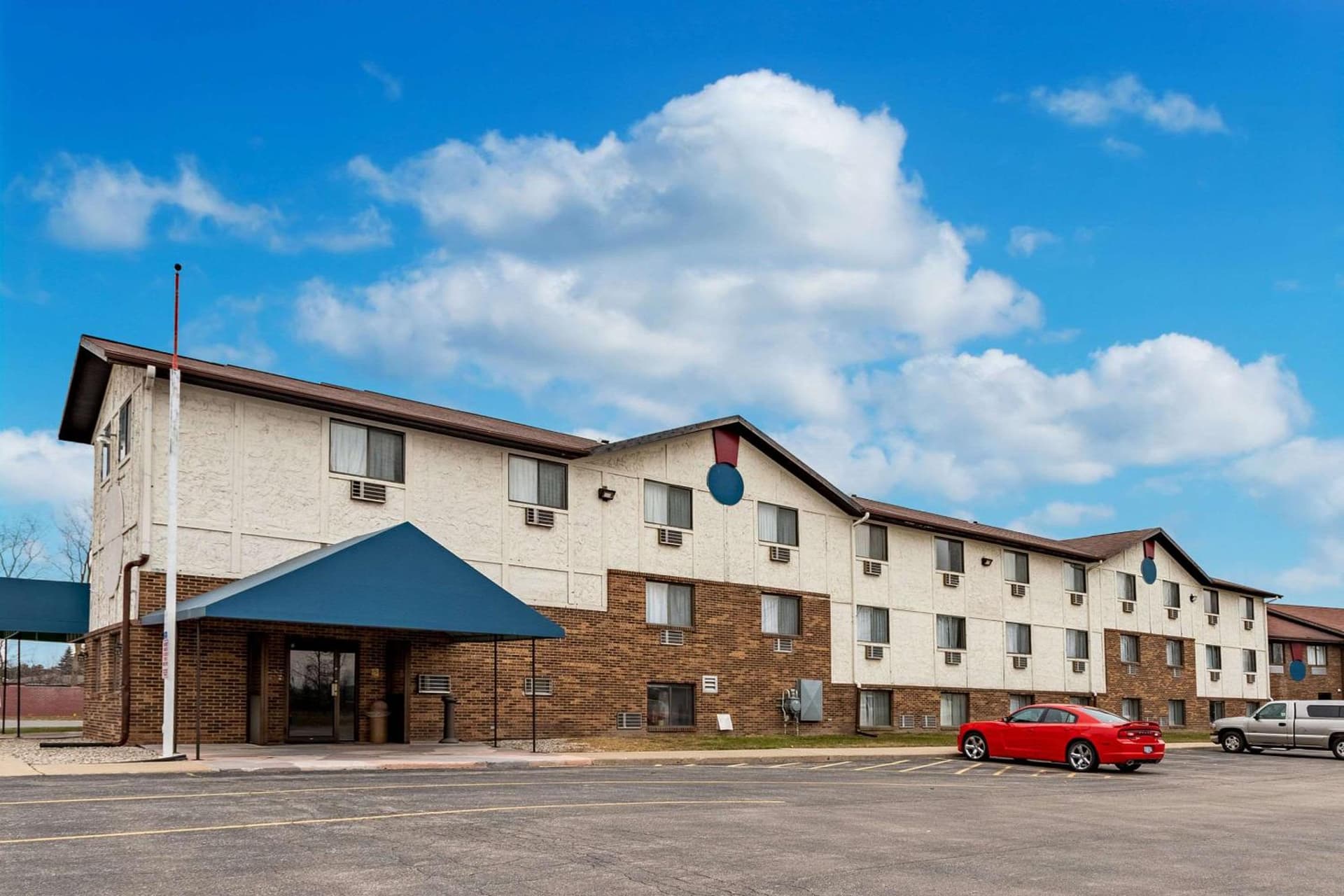 Econo Lodge Inn & Suites Auburn interior in Auburn, MI — gallery photo 2