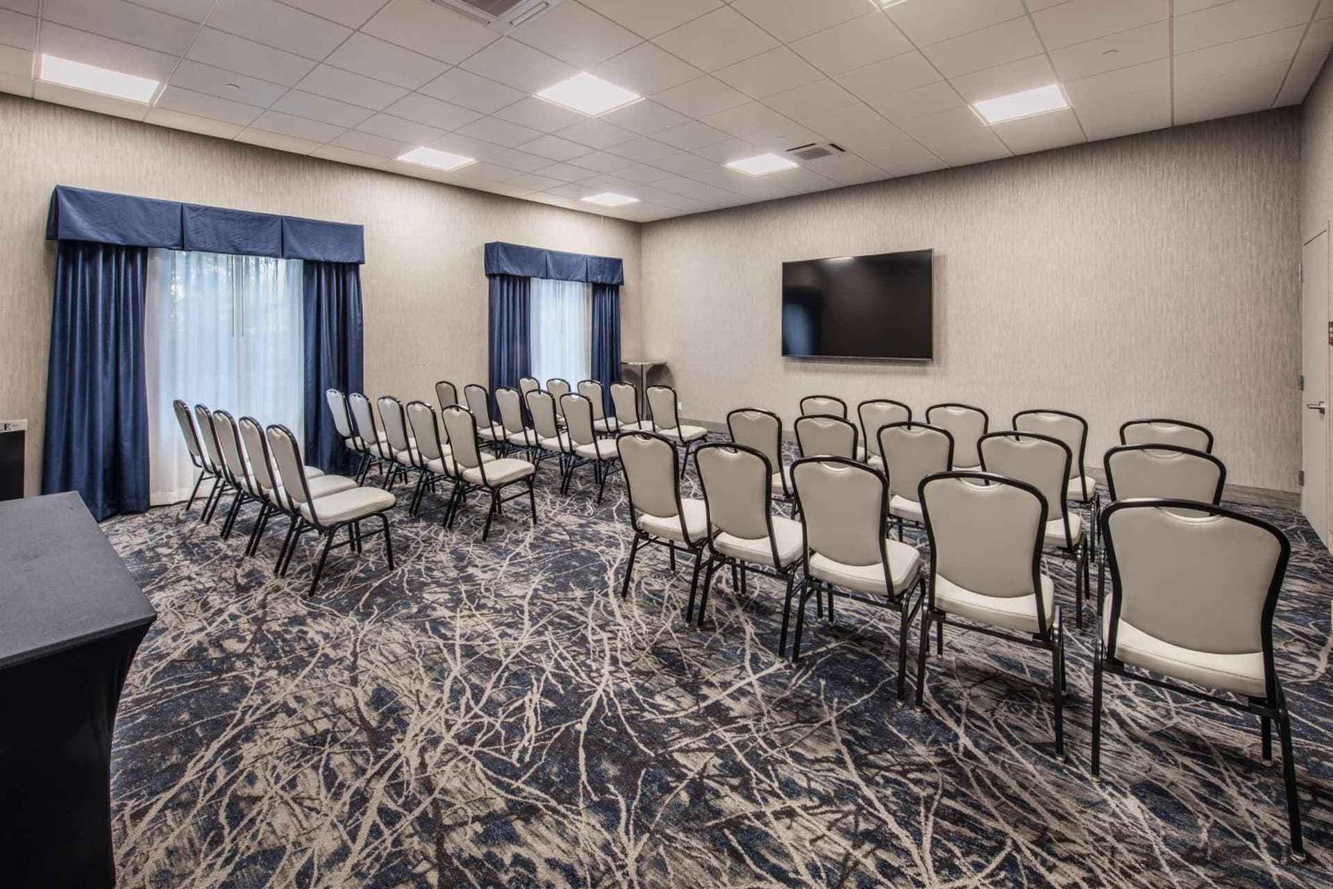 DoubleTree by Hilton Monroe Township Cranbury gallery photo in Monroe Township, NJ — image 10