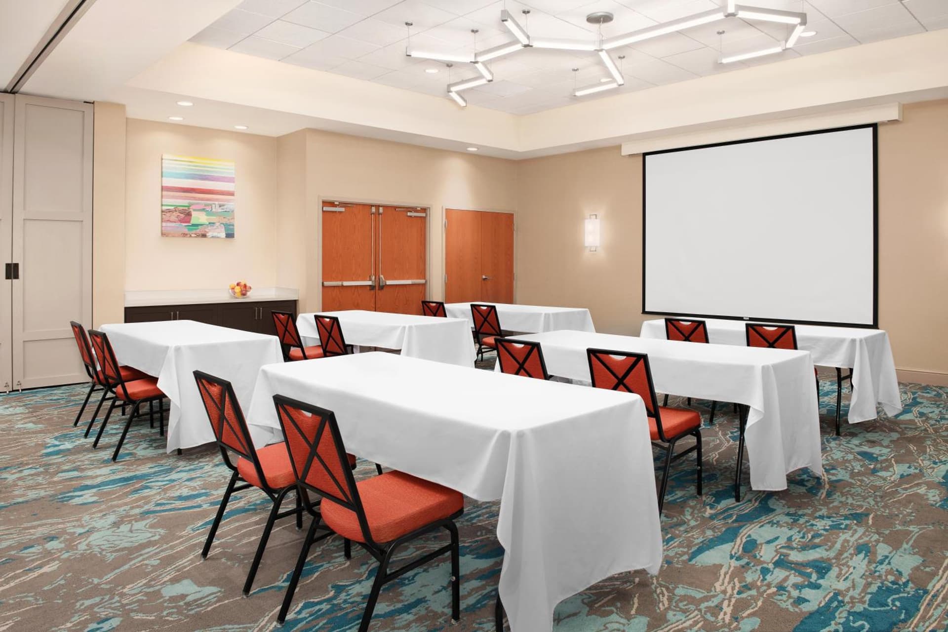 Hilton Garden Inn Solomons interior in Dowell, MD — gallery photo 2
