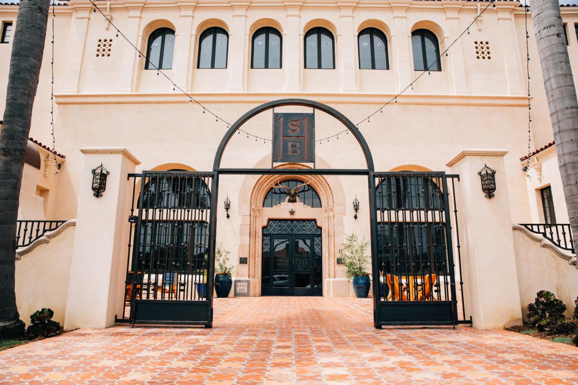 Hotel San Buena featured exterior or lobby in Ventura, CA — similar hotel