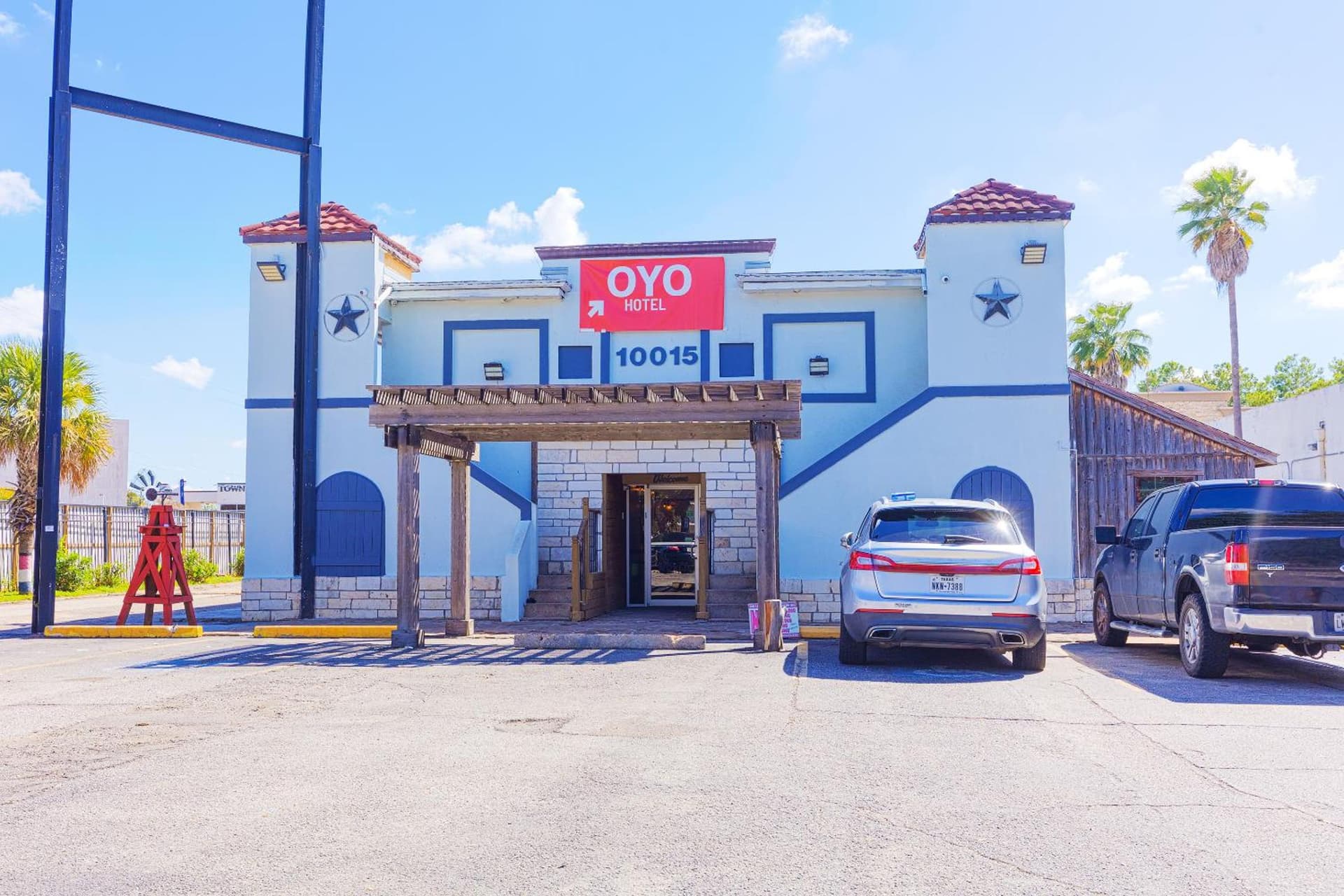 OYO Hotel Houston, TX near Medical Center NRG Stadium featured exterior or lobby in Houston, TX — similar hotel