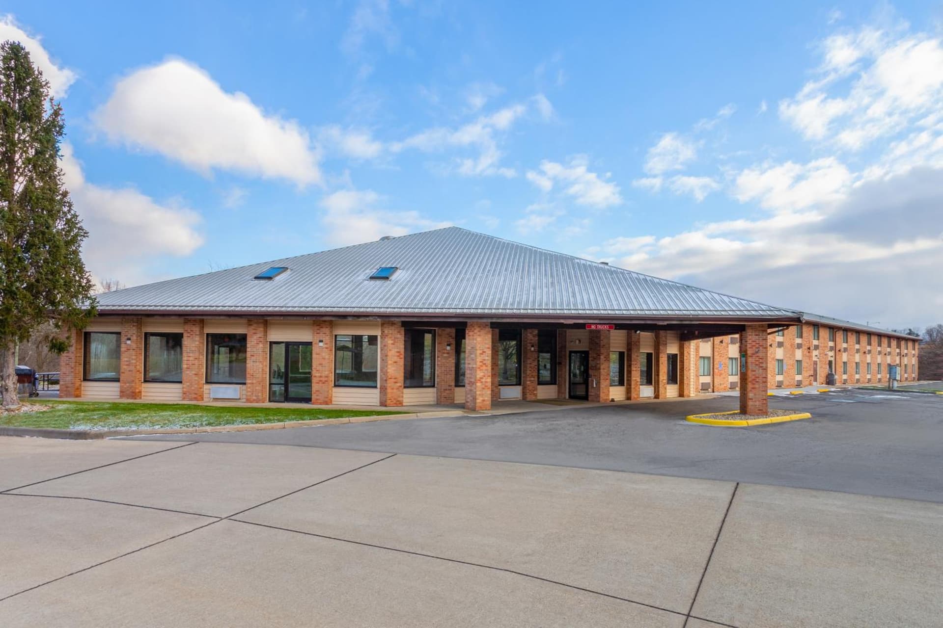 Days Inn by Wyndham Wooster gallery photo in Wooster, OH — image 32