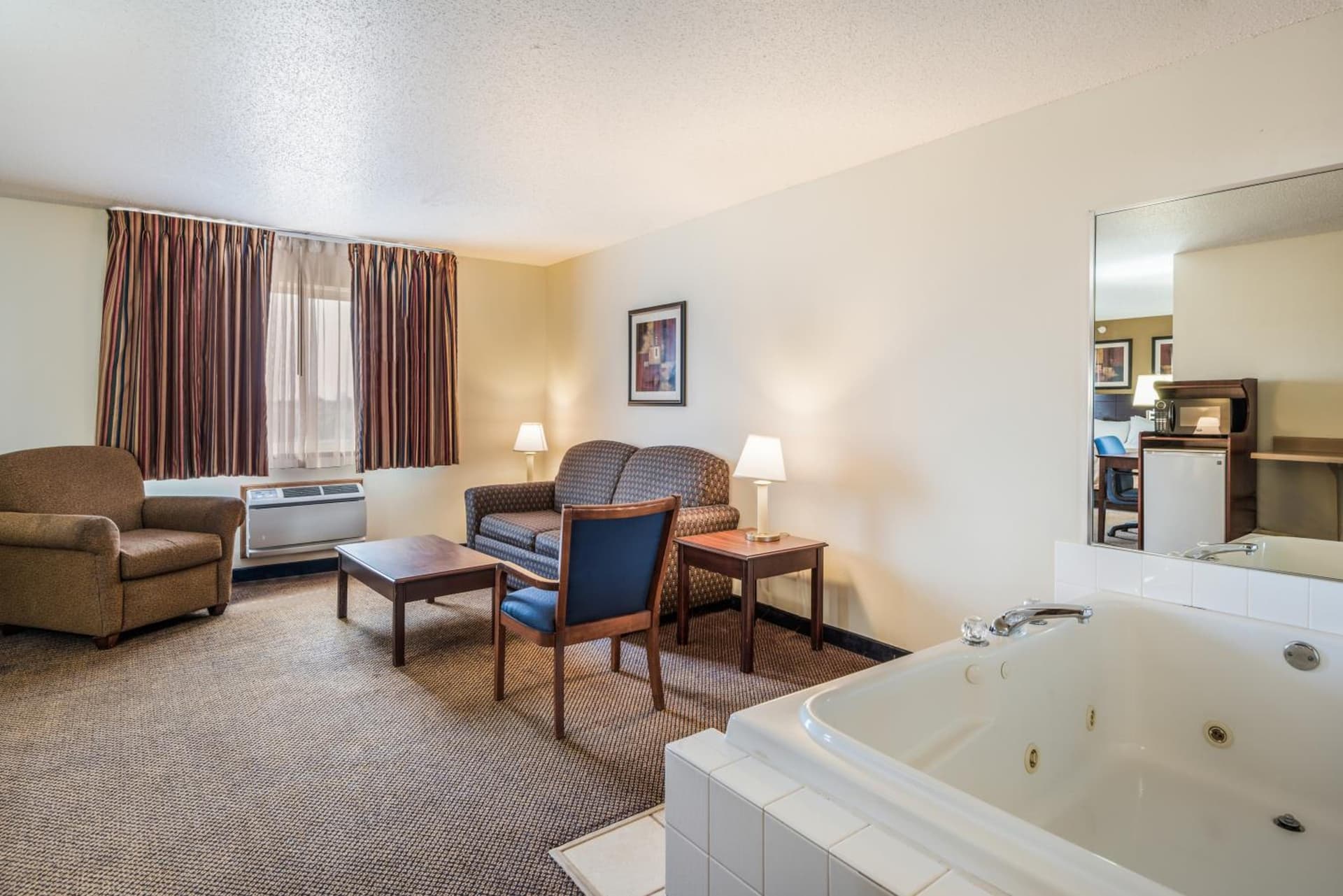 Quality Inn & Suites Eldridge Davenport North property views in Eldridge, IA — gallery photo 3