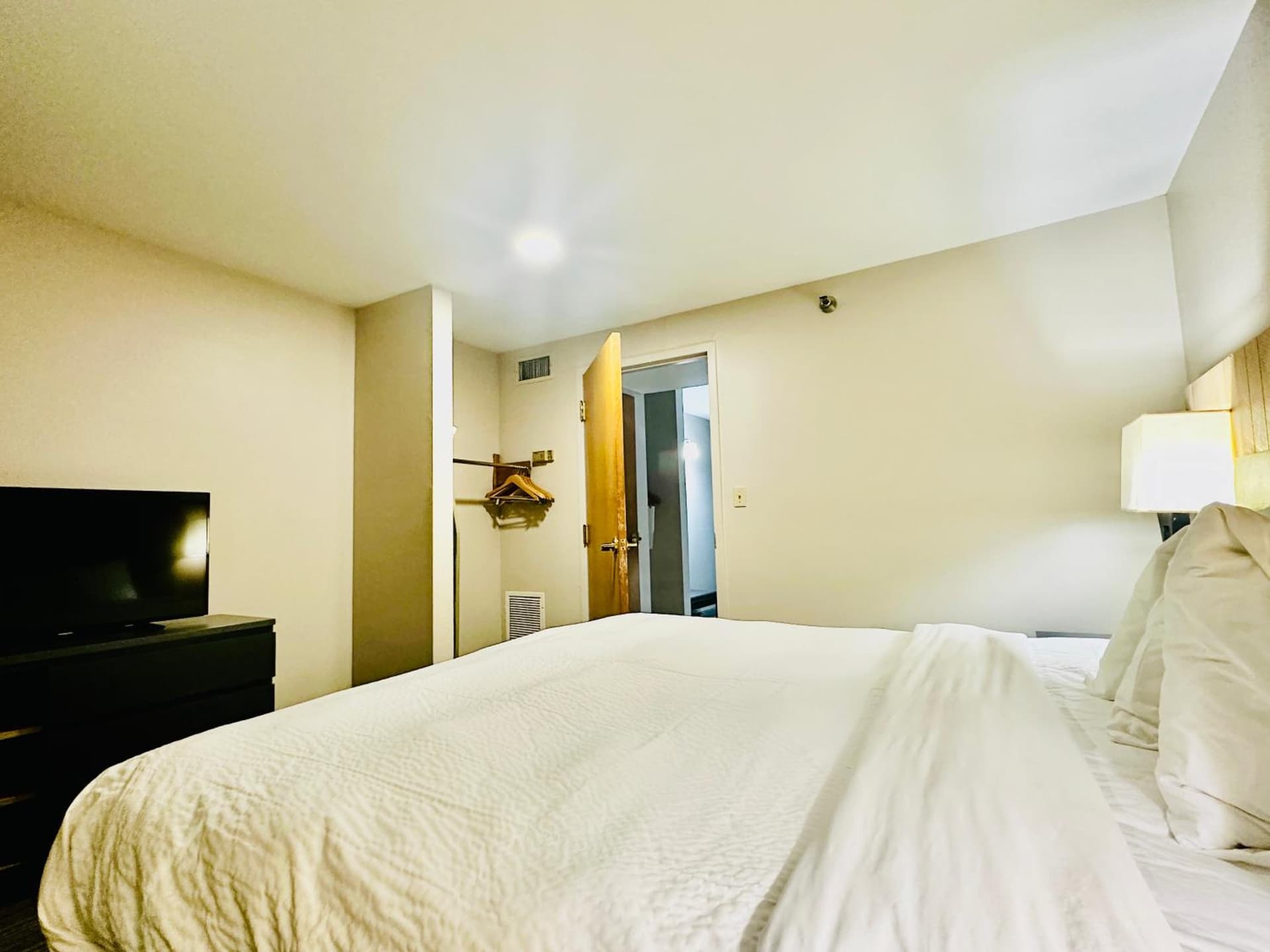Radiant Inn and Suites gallery photo in Murfreesboro, TN — image 14