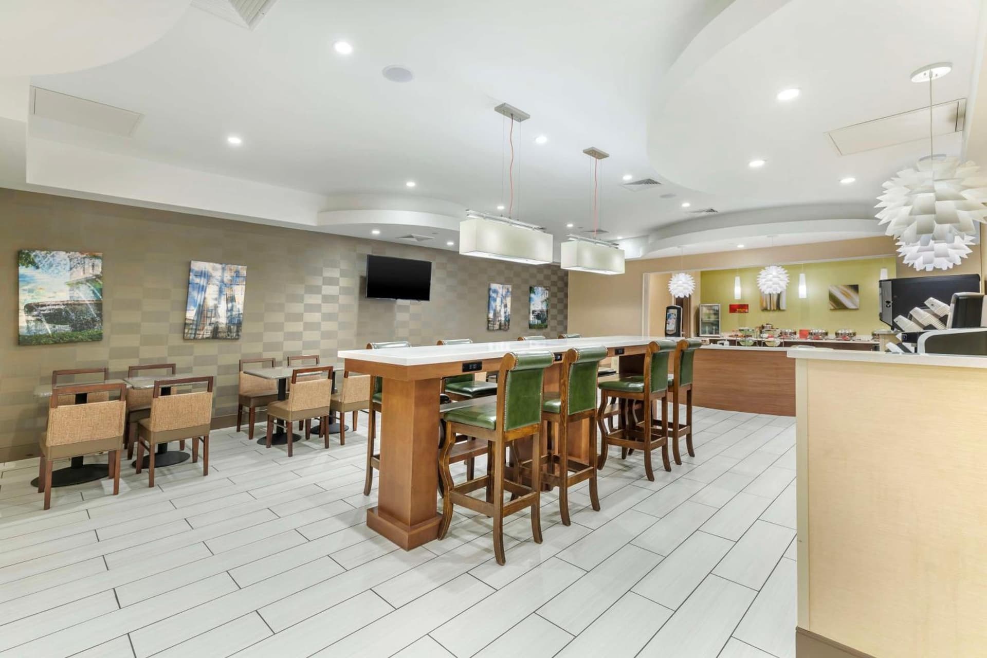 Best Western Plus New Englander interior in Woburn, MA — gallery photo 2