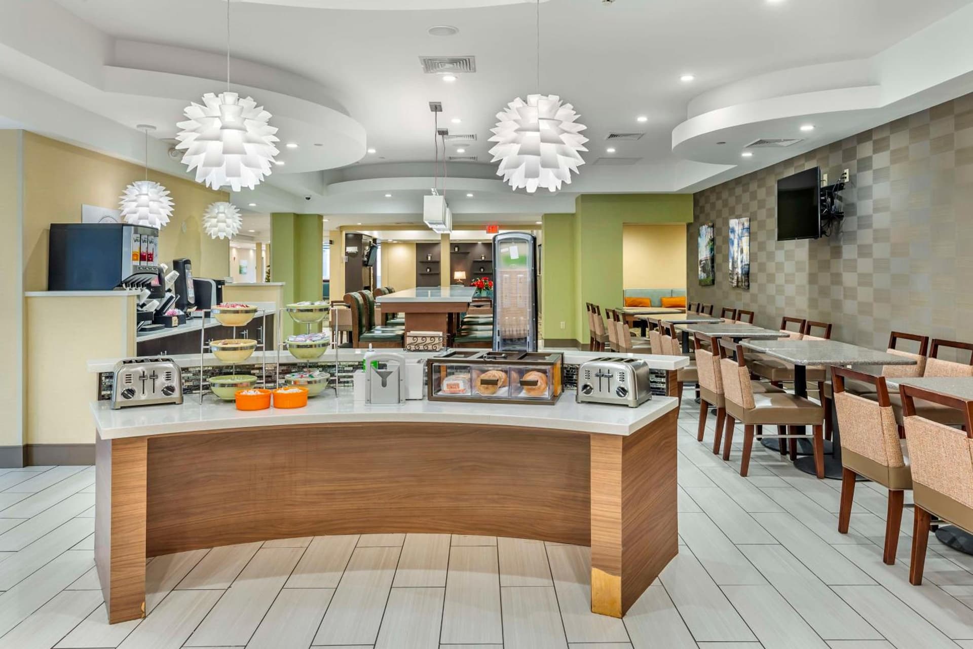 Best Western Plus New Englander interior in Woburn, MA — gallery photo 2