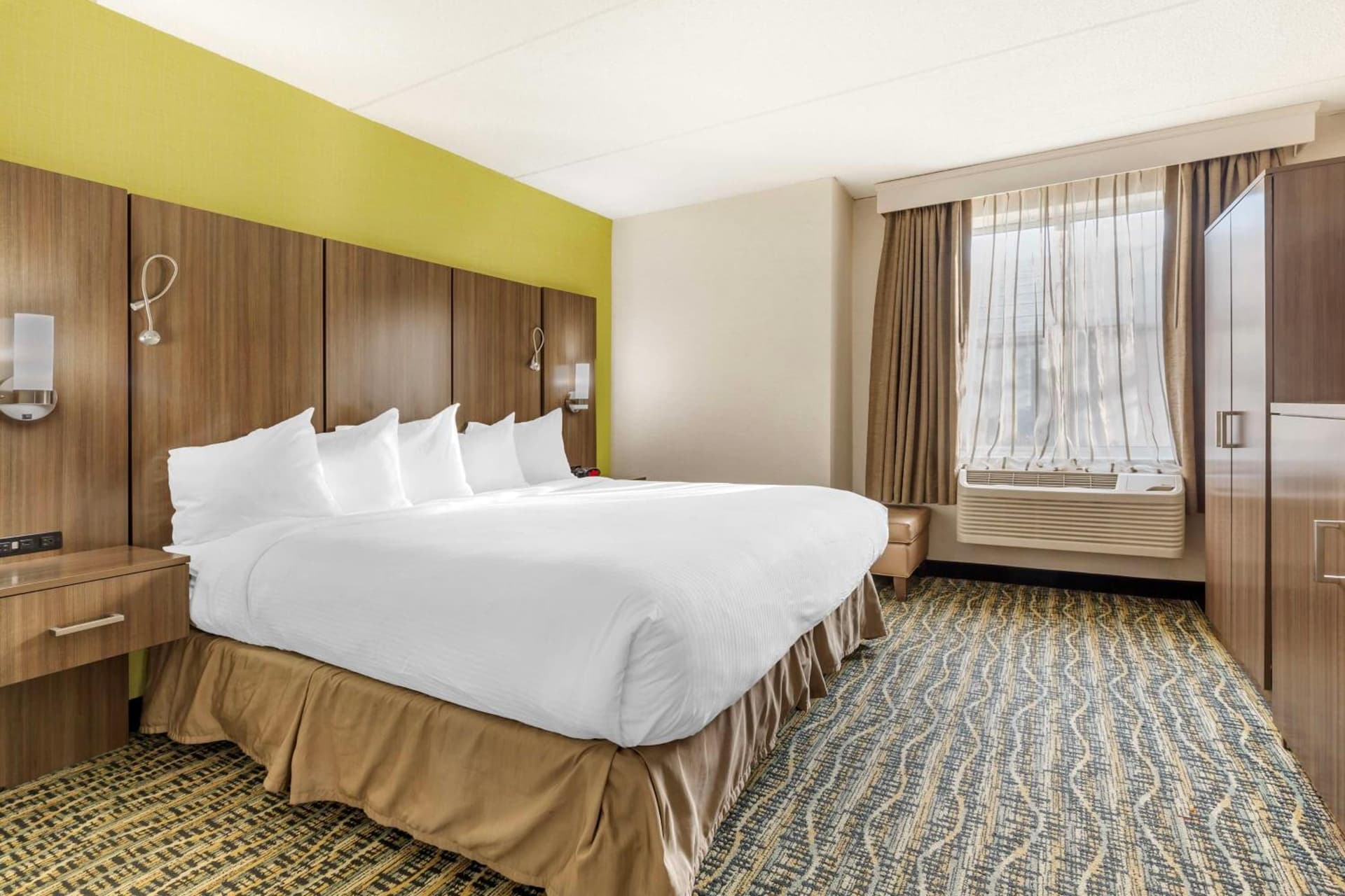 Best Western Plus New Englander gallery photo in Woburn, MA — image 27