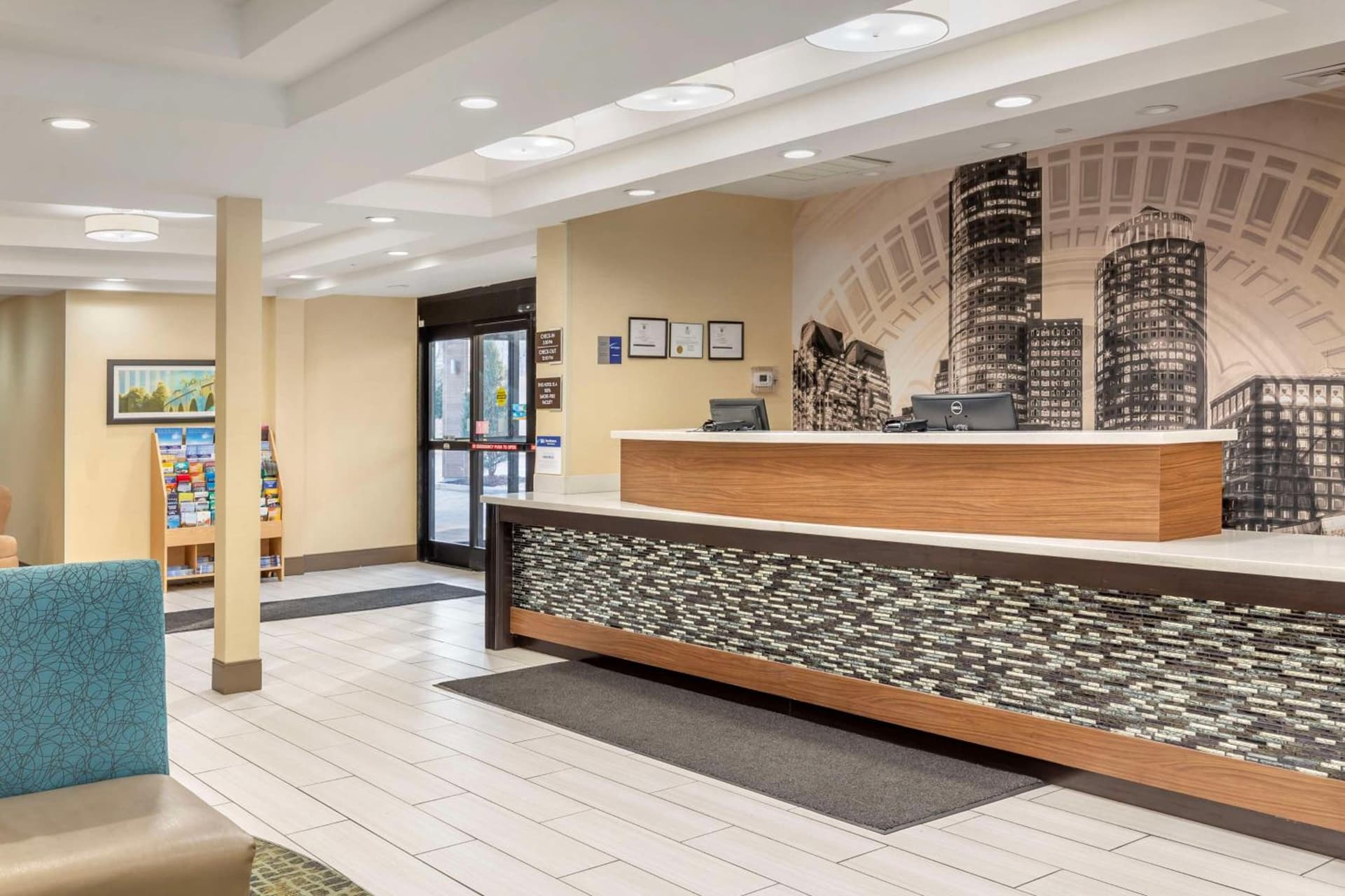 Best Western Plus New Englander gallery photo in Woburn, MA — image 13