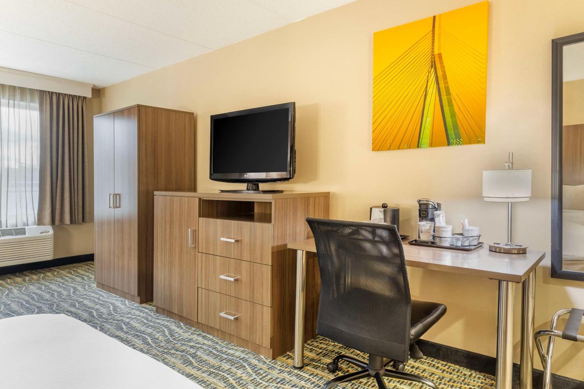 Best Western Plus New Englander gallery photo in Woburn, MA — image 37
