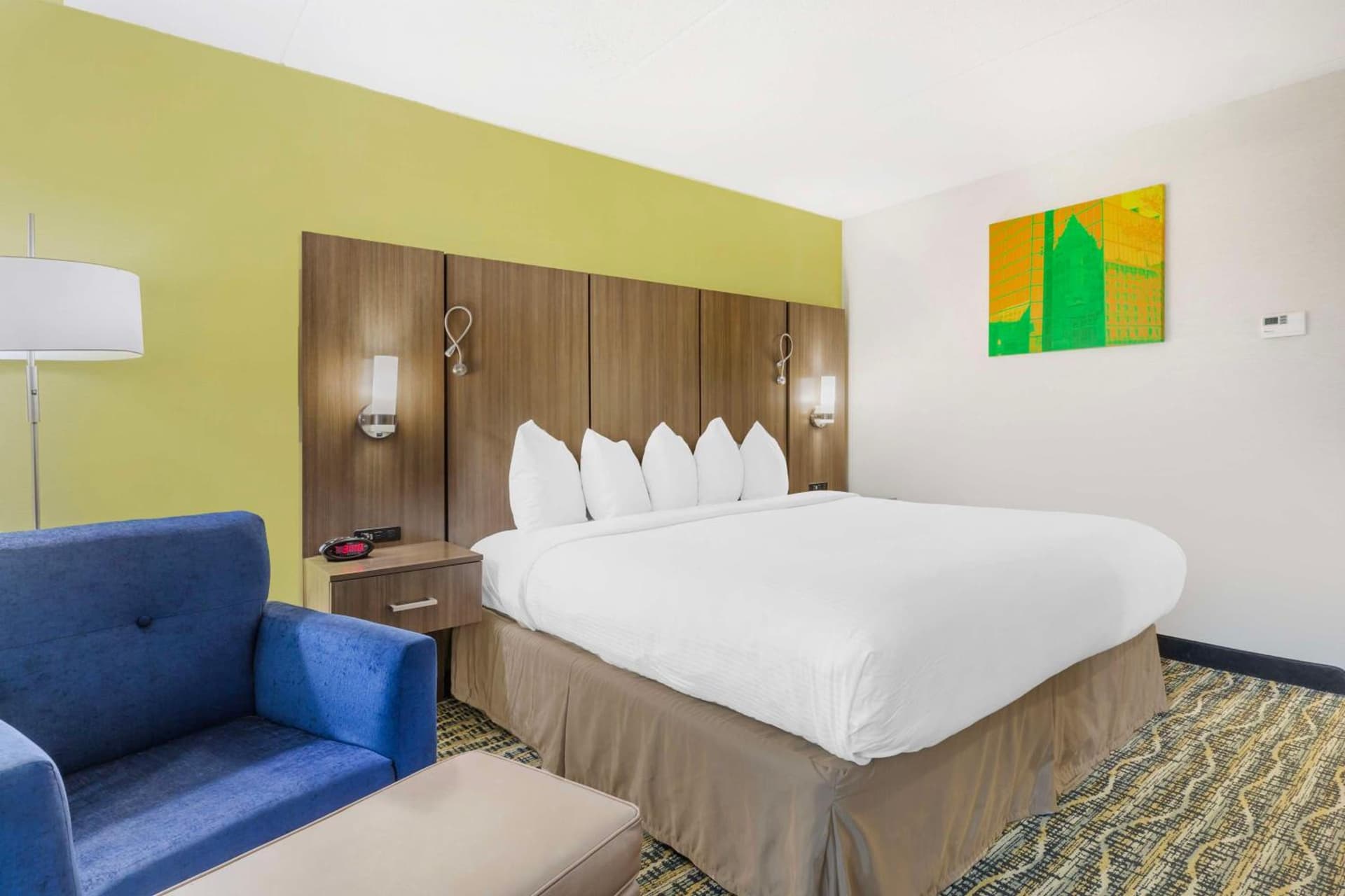 Best Western Plus New Englander gallery photo in Woburn, MA — image 5